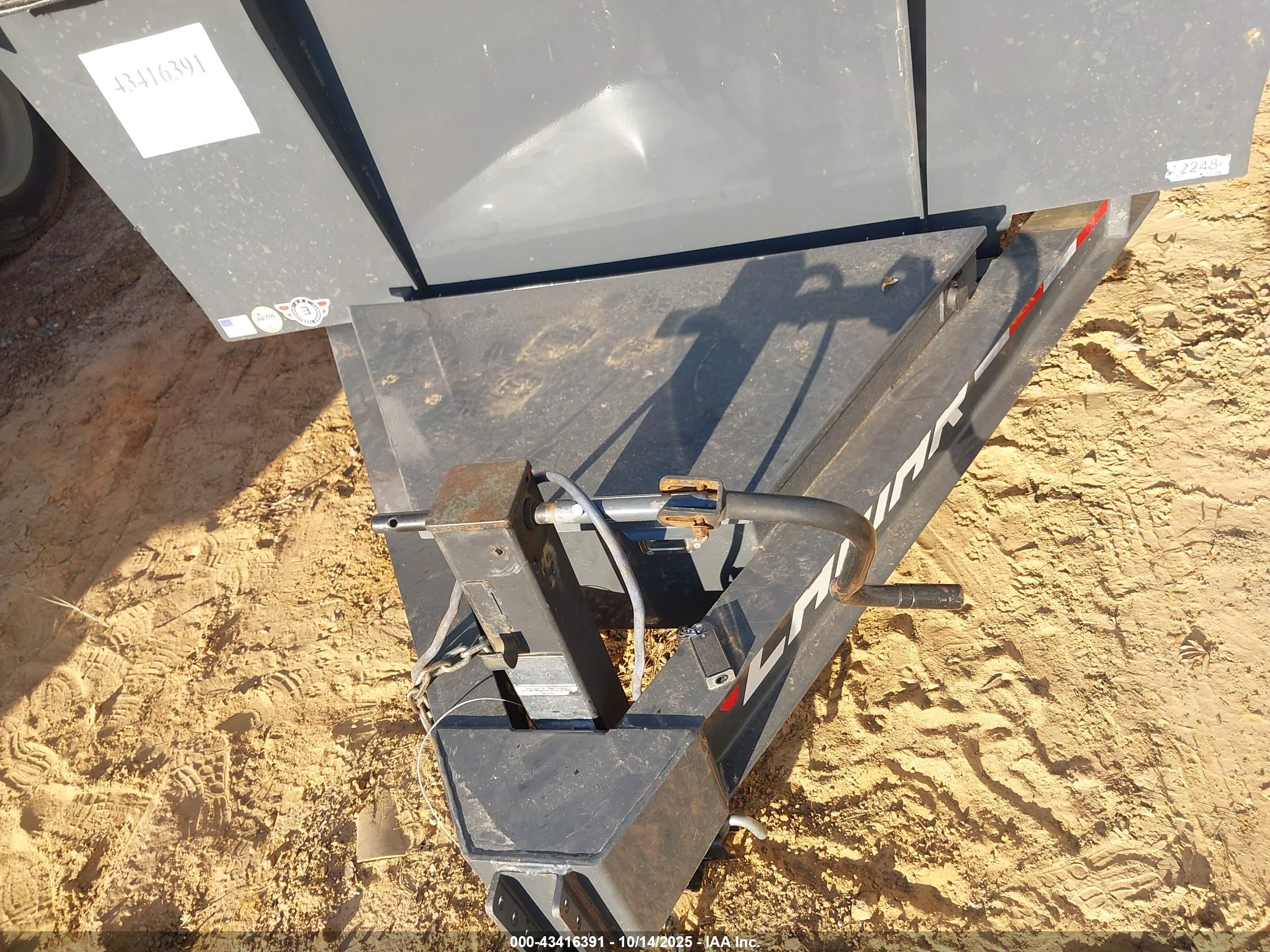 LAMA TRAILER image 7