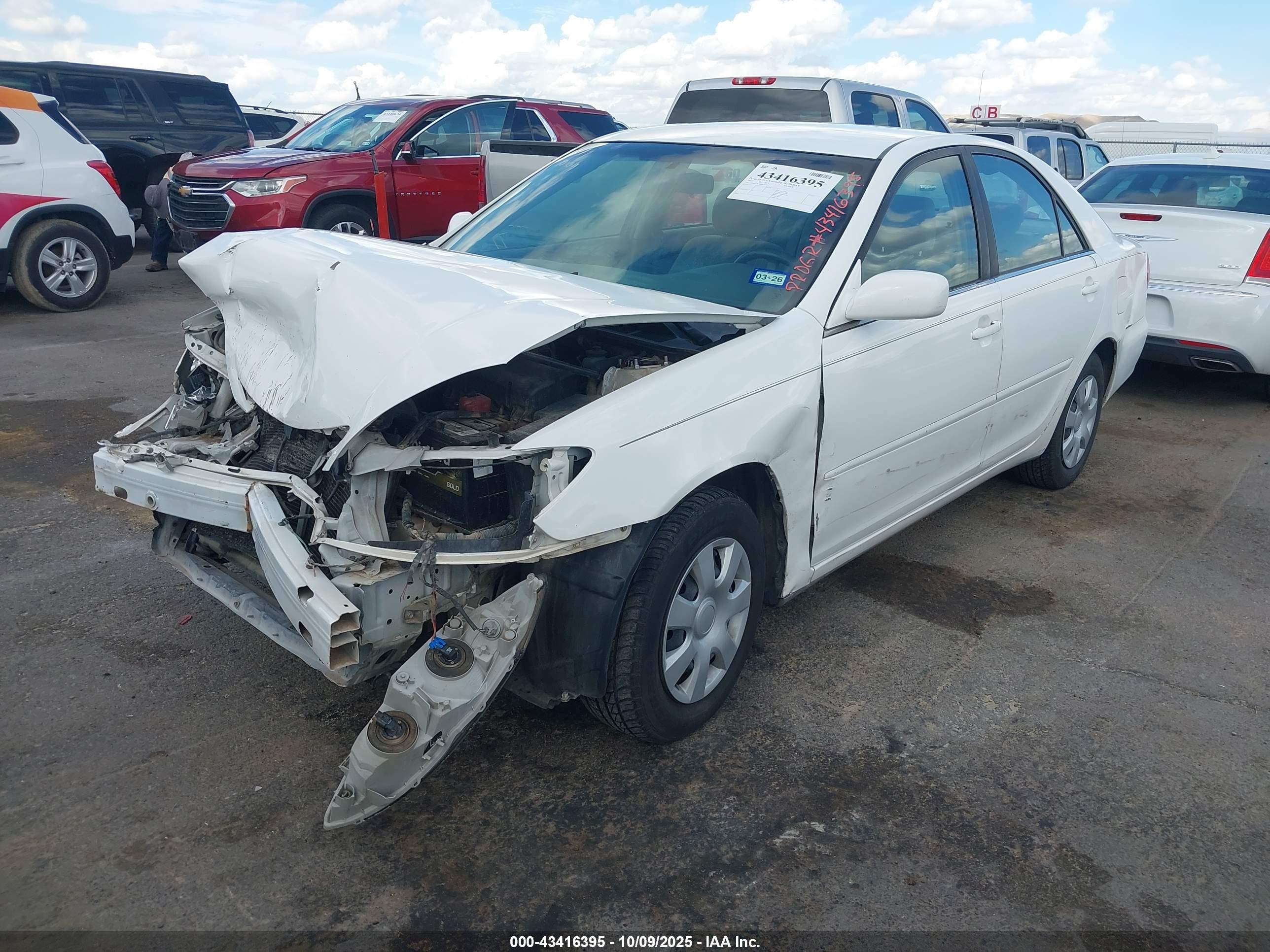 TOYOTA CAMRY image 2