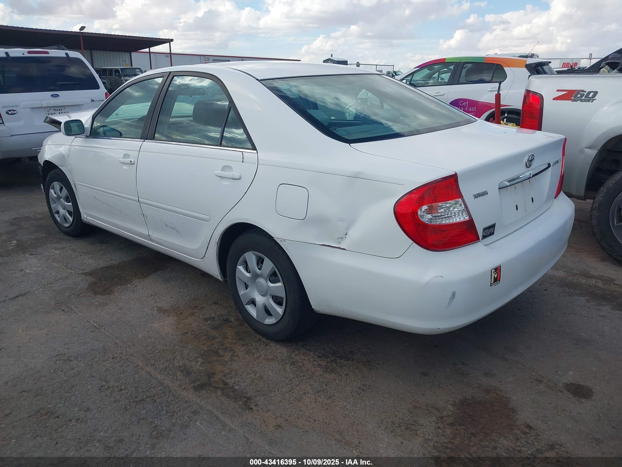 TOYOTA CAMRY image 3