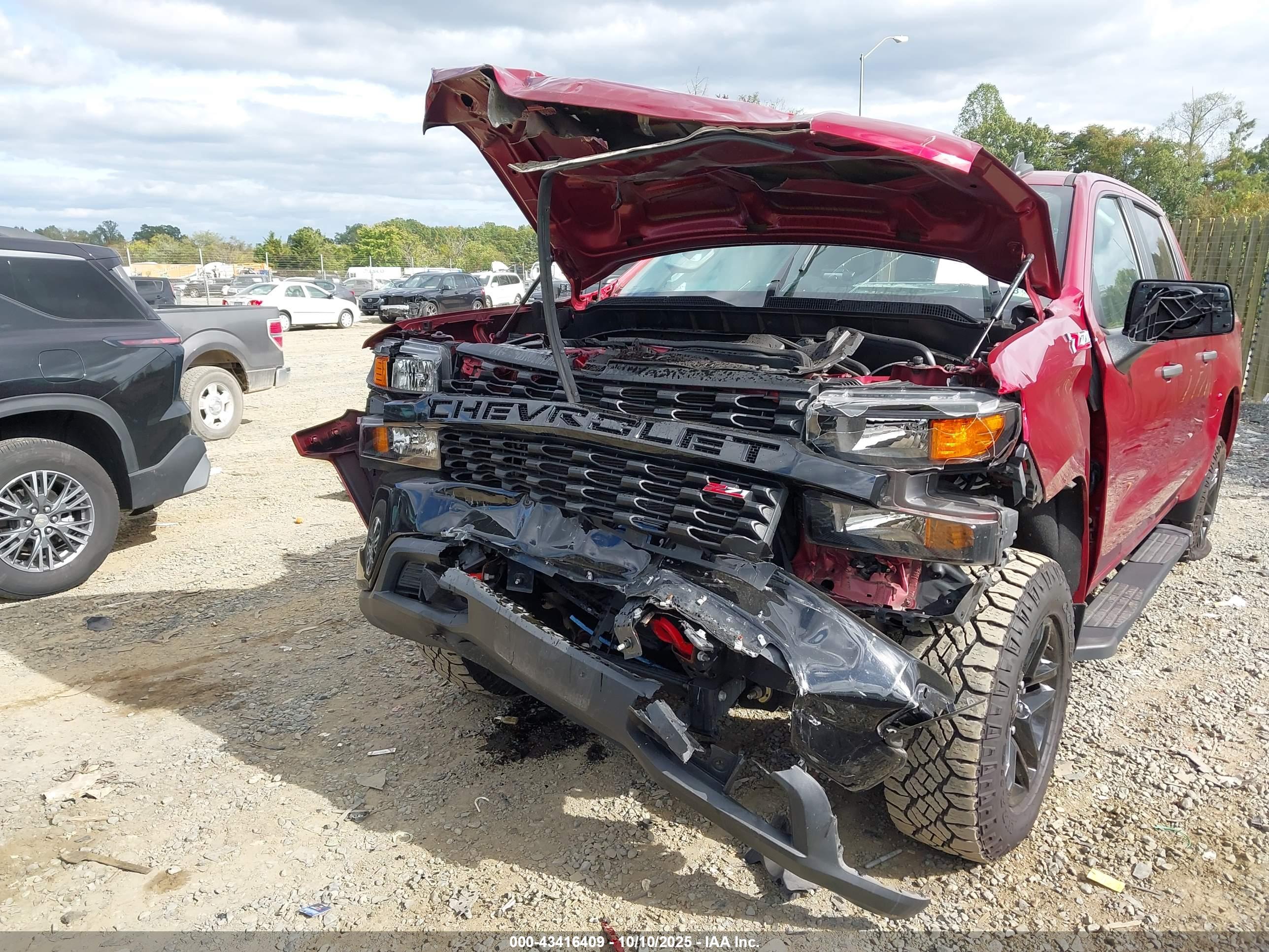 CHEVROLET SILVERADO image 6