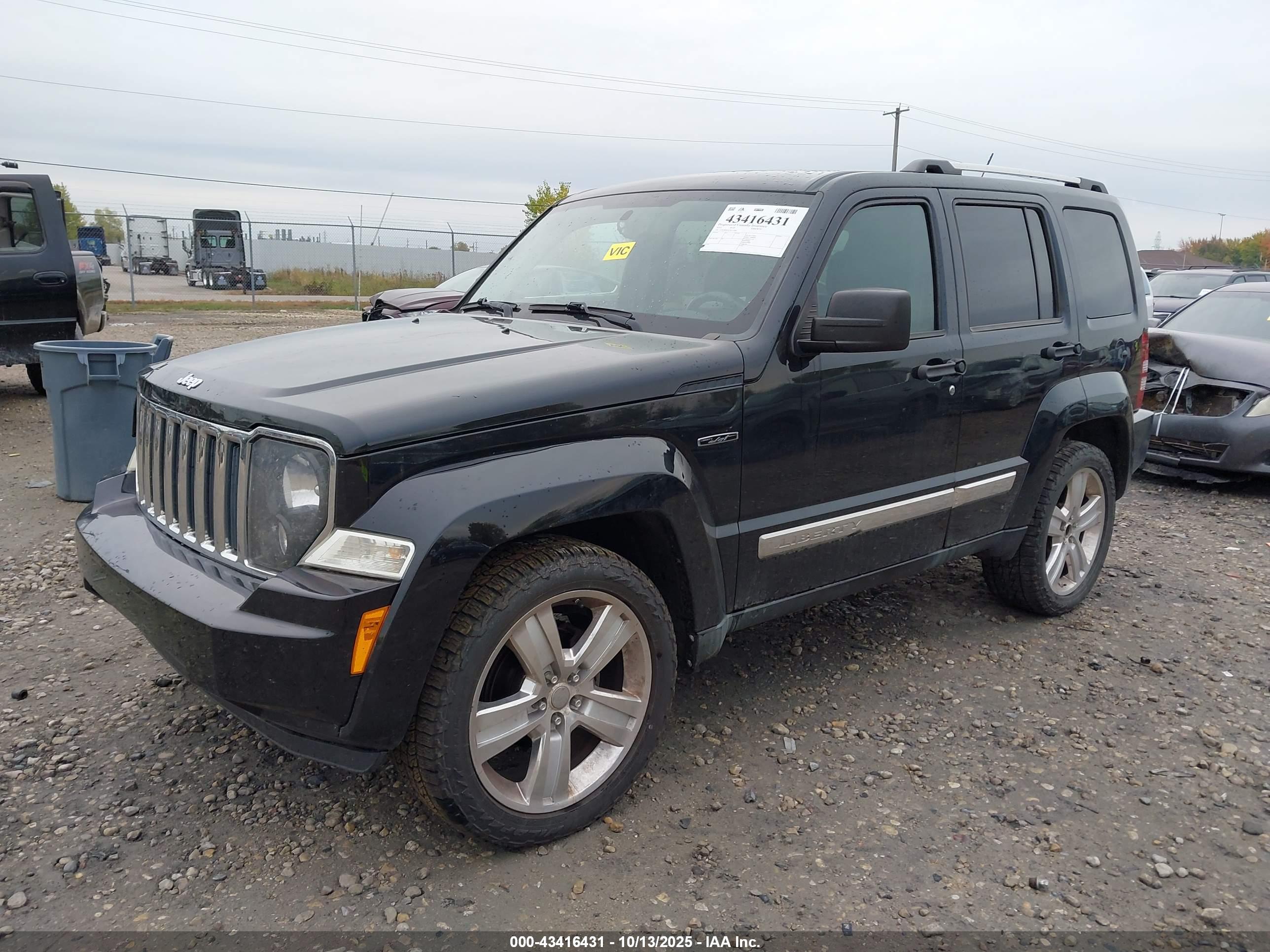 JEEP LIBERTY image 2