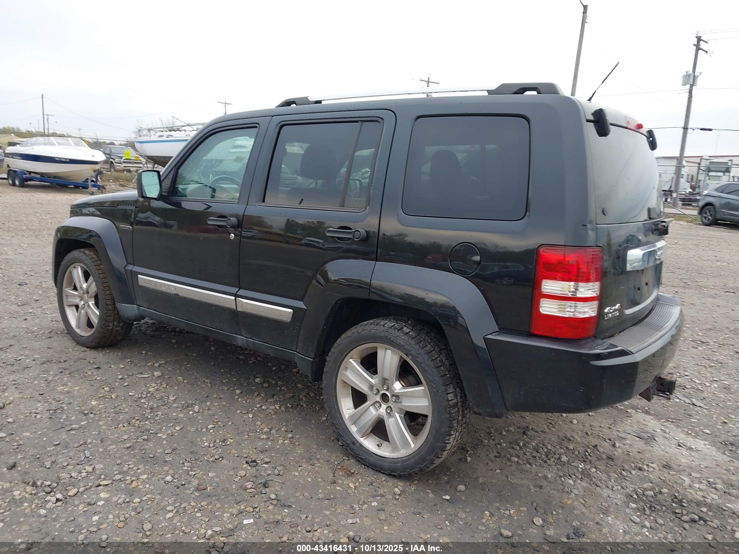 JEEP LIBERTY image 3