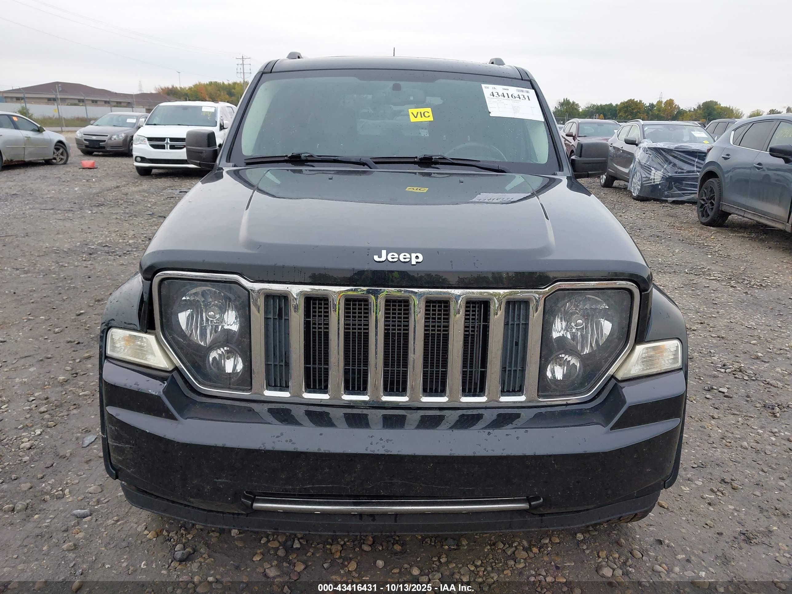 JEEP LIBERTY image 6