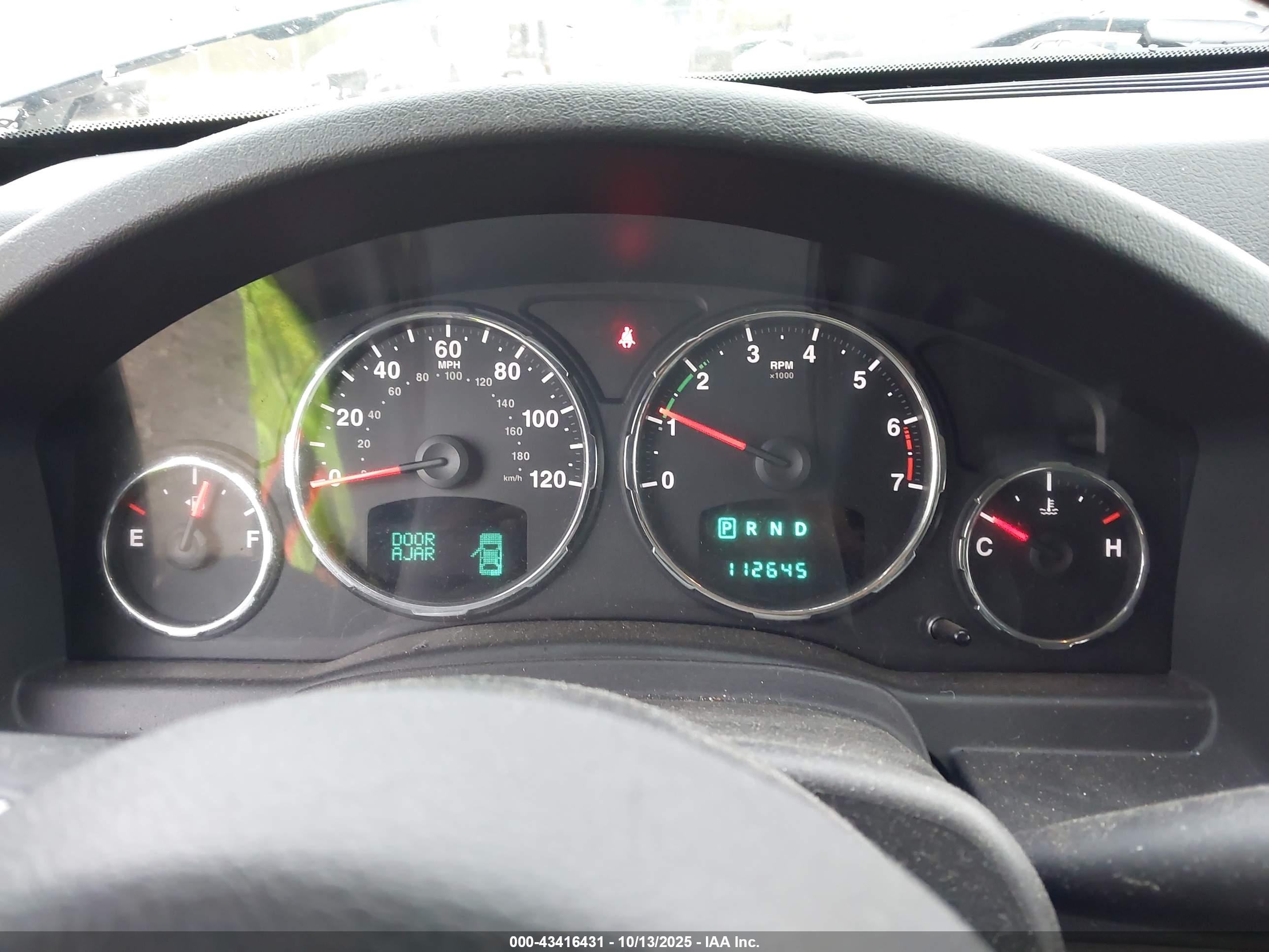 JEEP LIBERTY image 7
