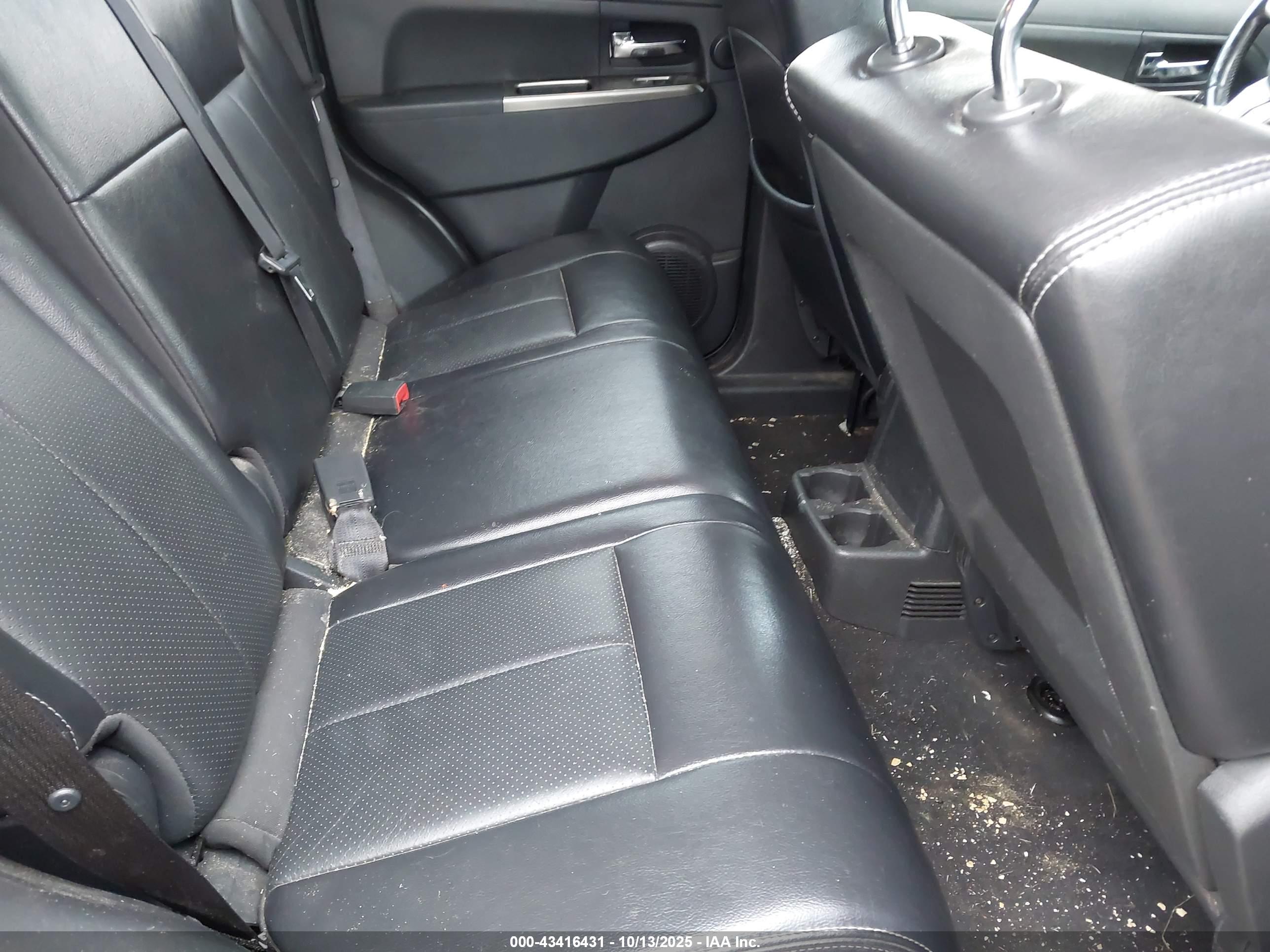 JEEP LIBERTY image 8