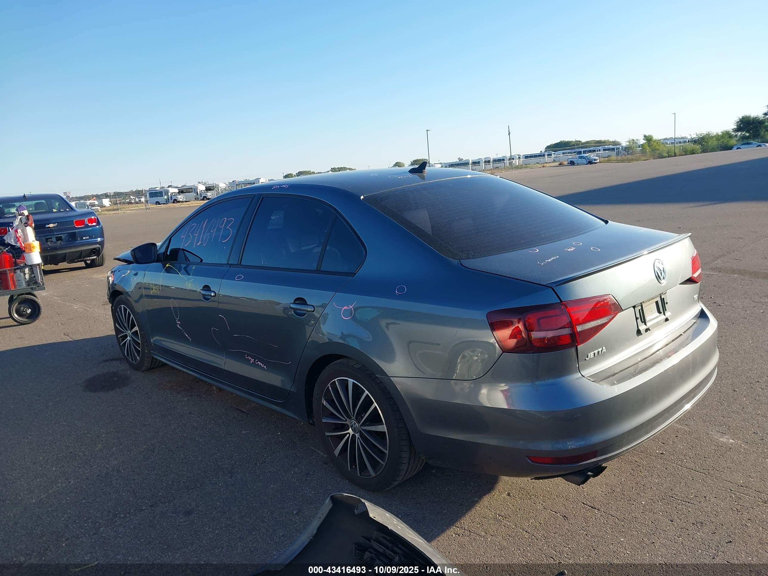VOLKSWAGEN JETTA image 3
