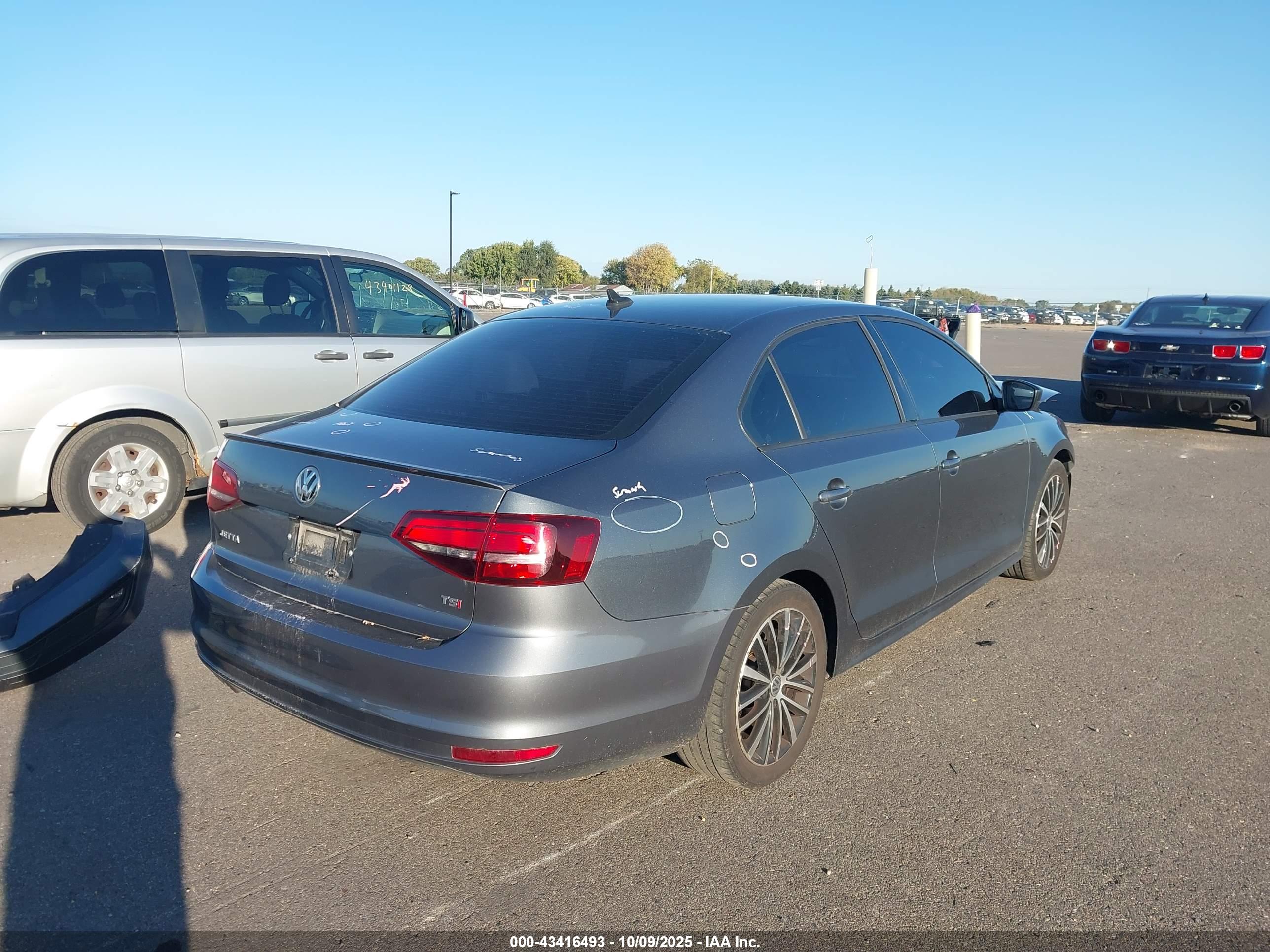 VOLKSWAGEN JETTA image 4