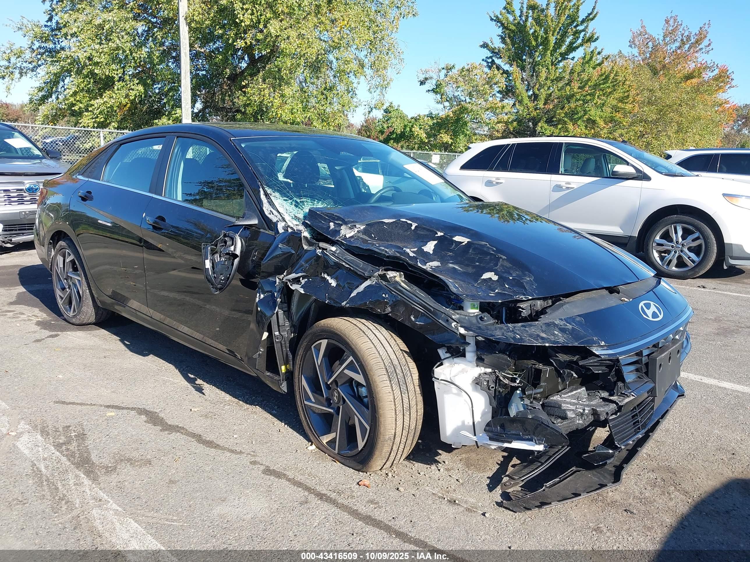 HYUNDAI ELANTRA image 6