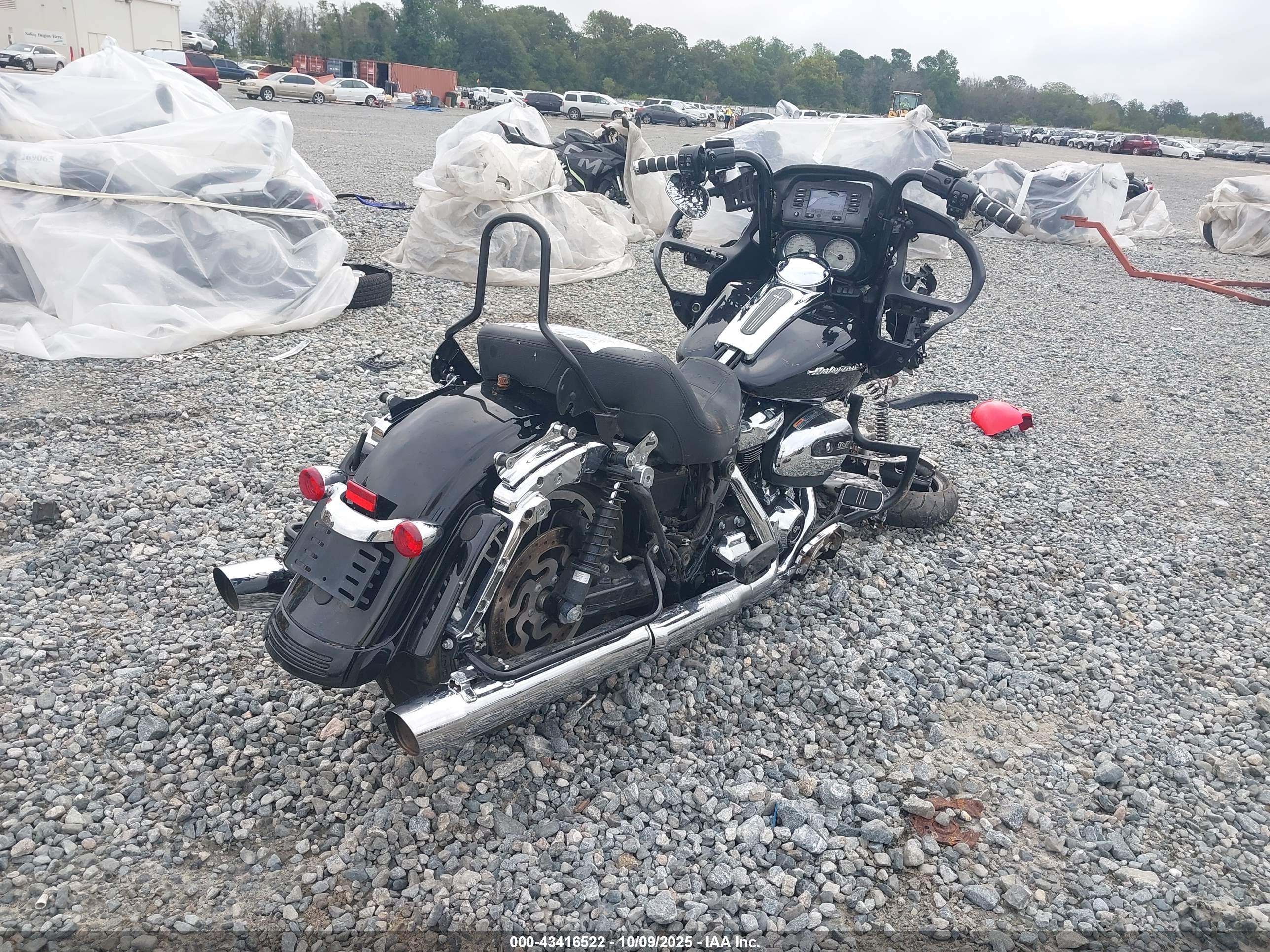 HARLEY-DAVIDSON FLTRX image 4