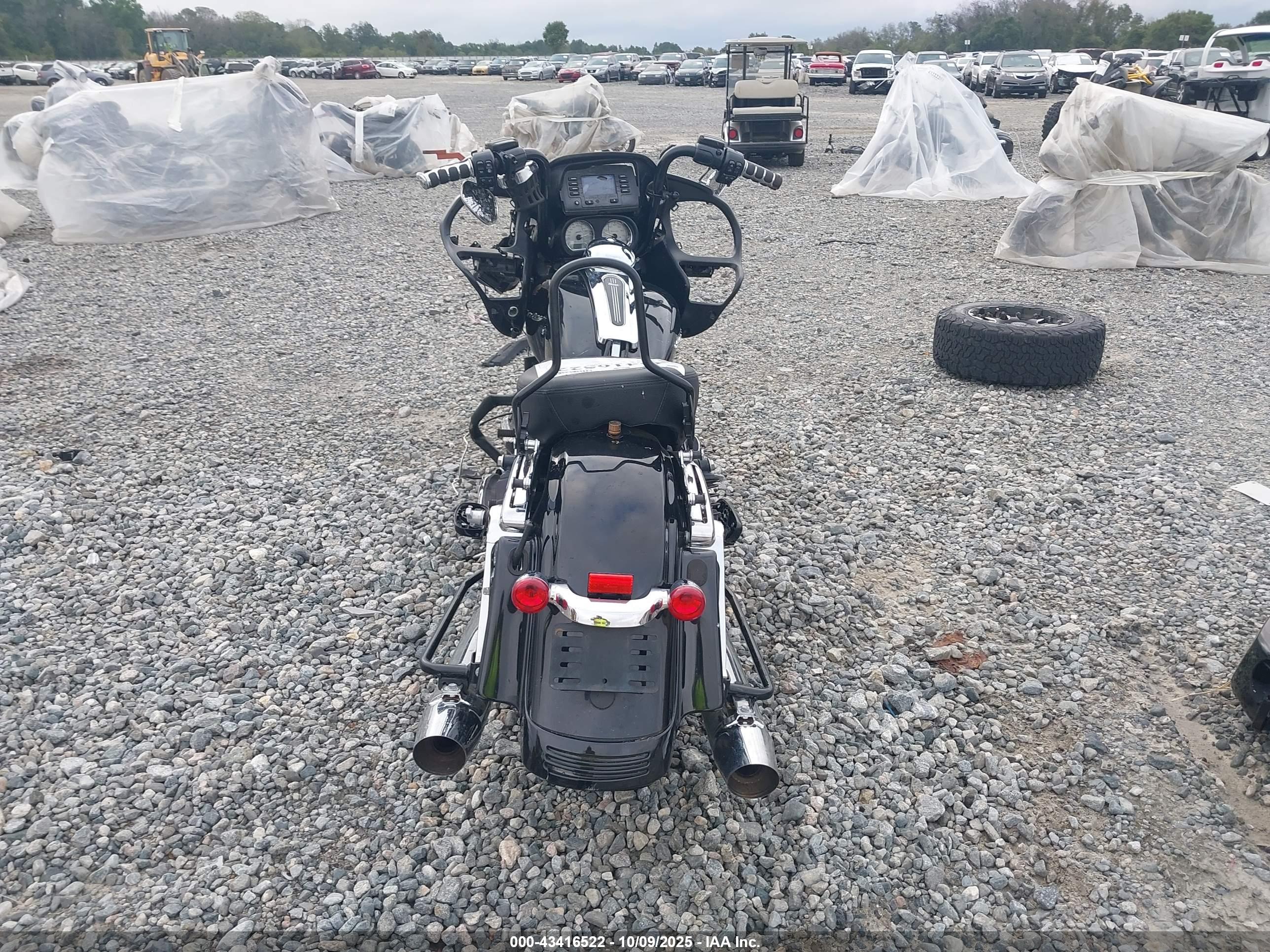 HARLEY-DAVIDSON FLTRX image 6