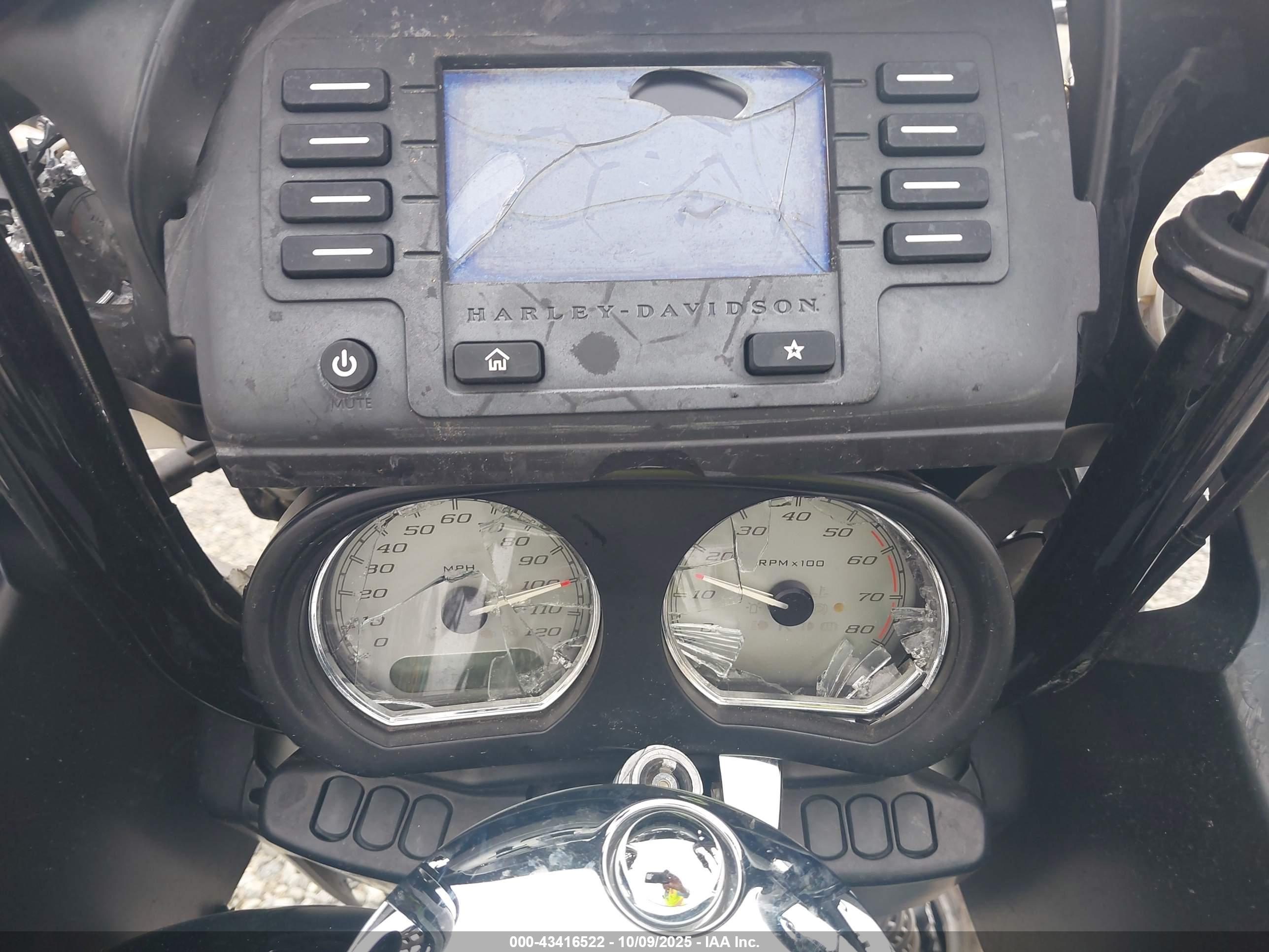 HARLEY-DAVIDSON FLTRX image 7