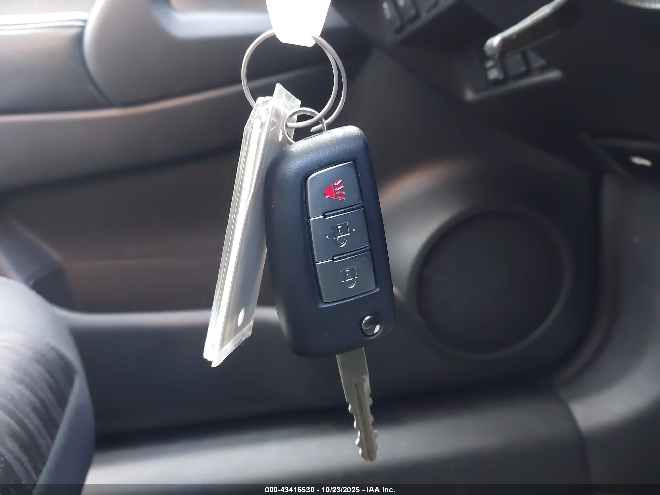 NISSAN ROGUE image 11