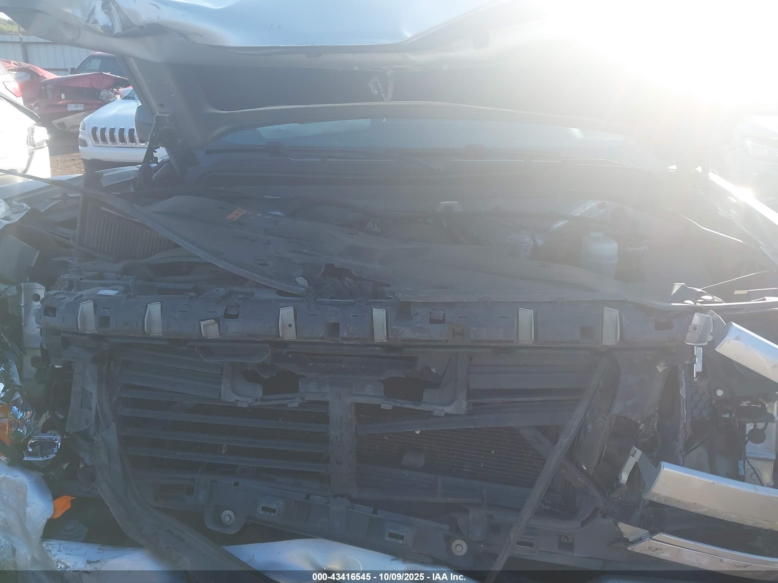 CHEVROLET SILVERADO image 10