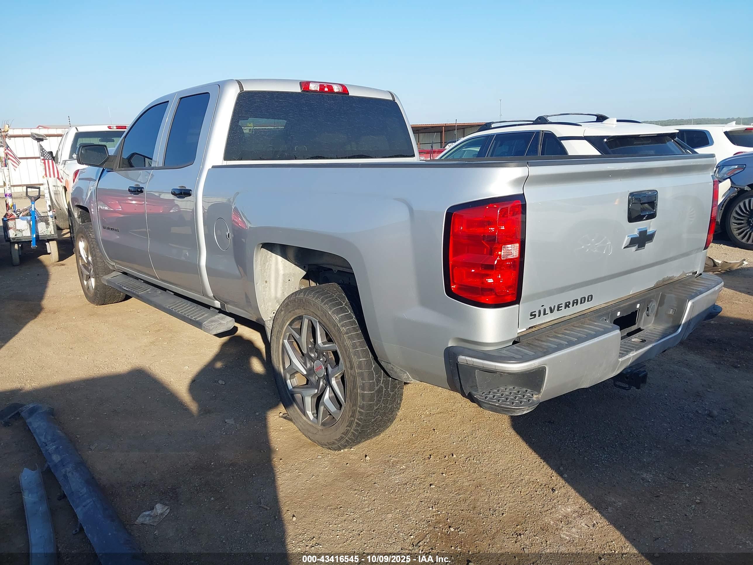 CHEVROLET SILVERADO image 3