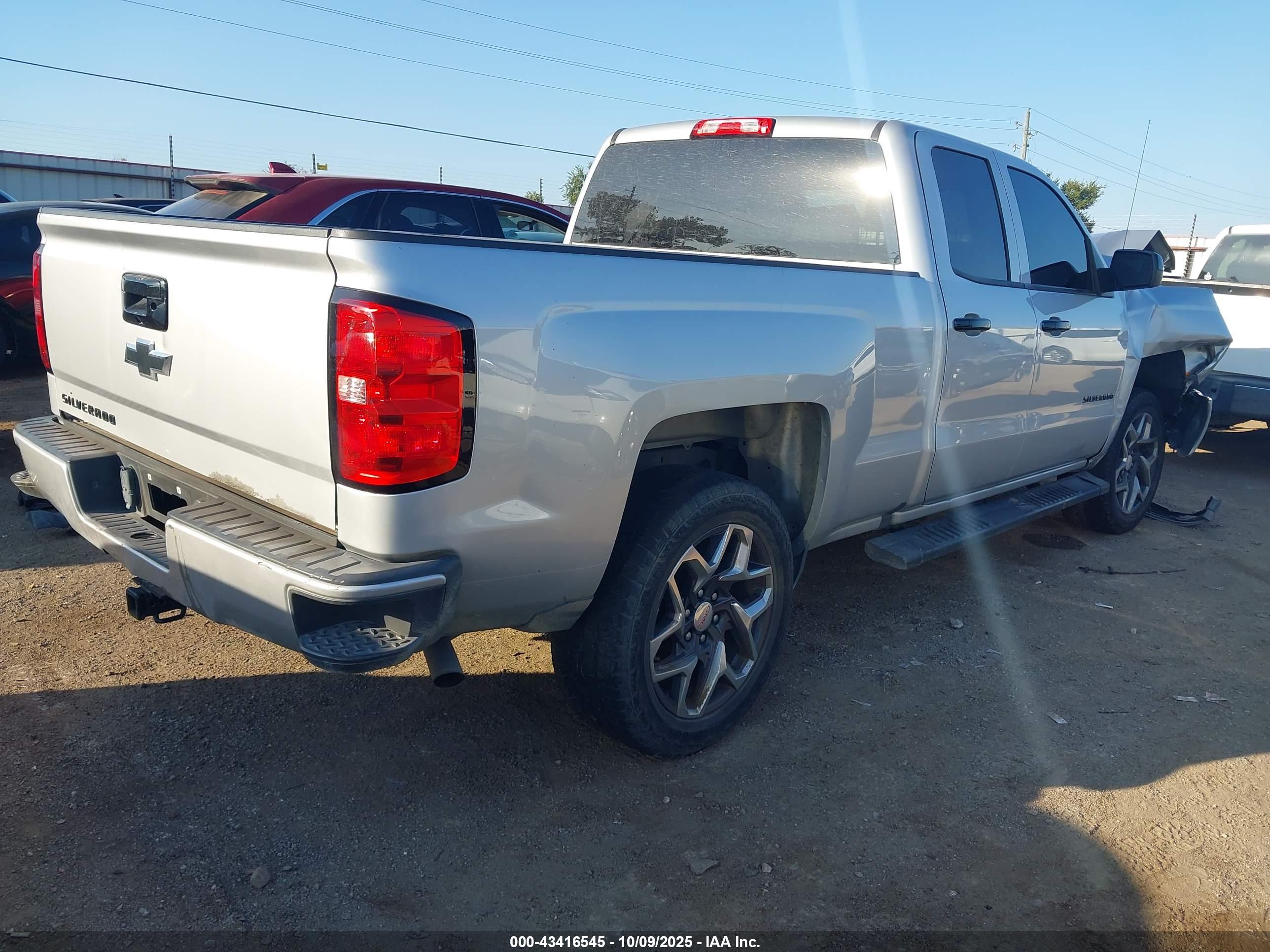CHEVROLET SILVERADO image 4