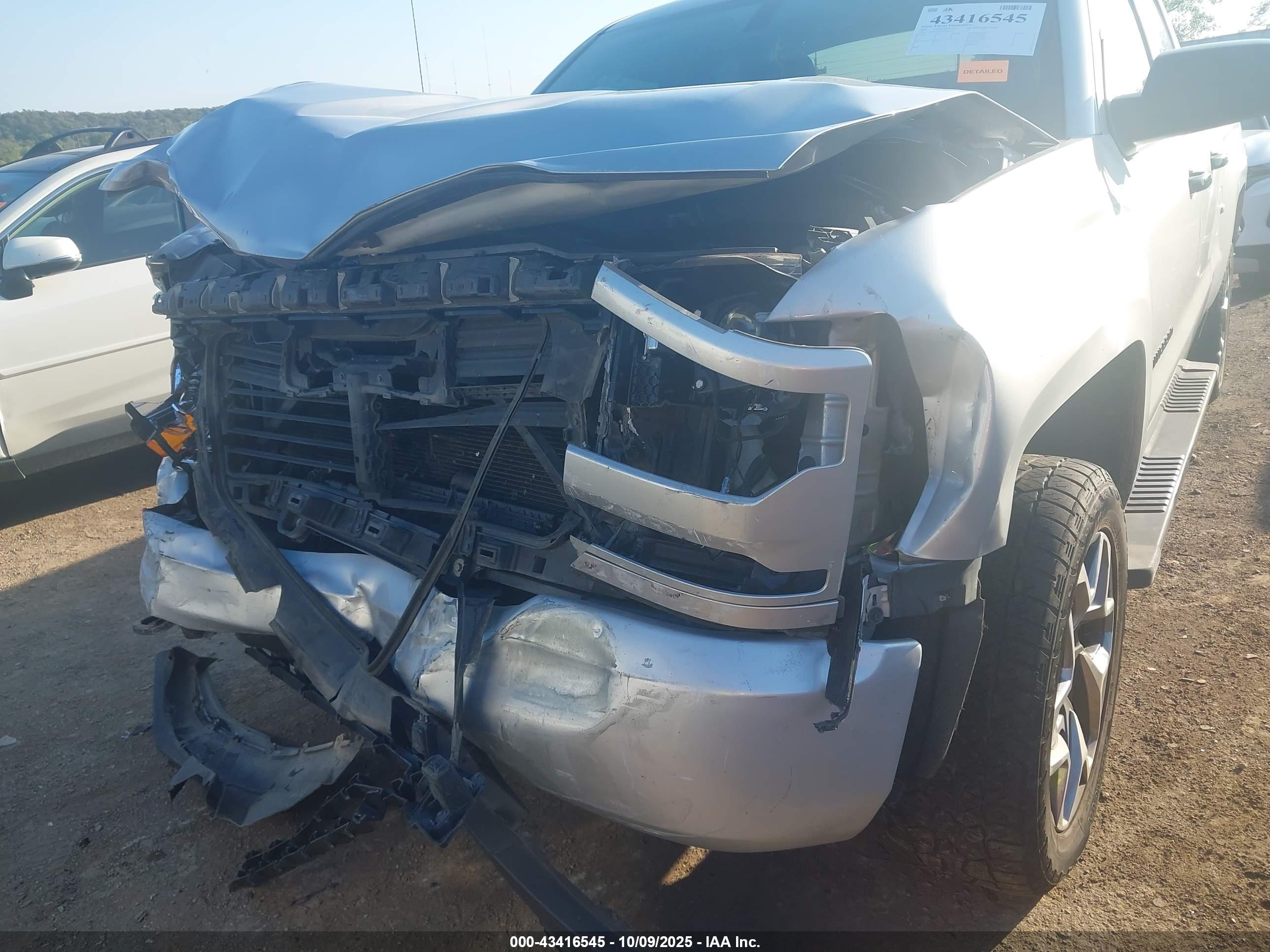 CHEVROLET SILVERADO image 6