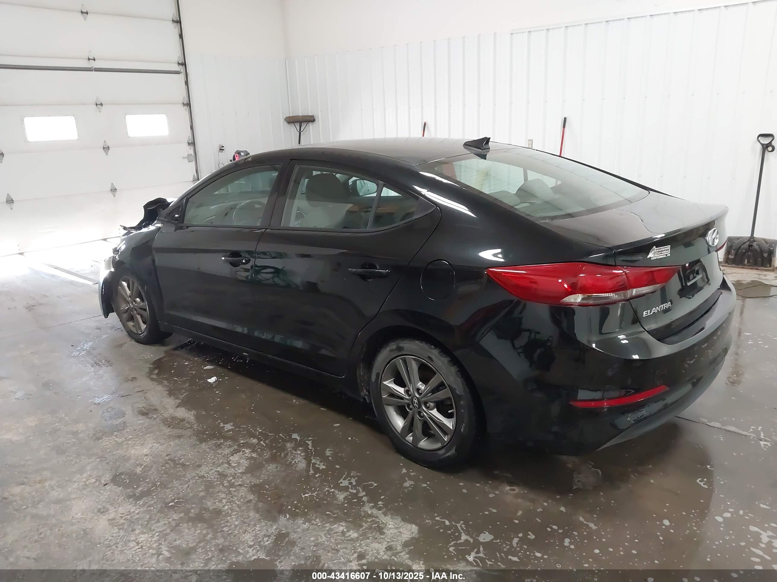 HYUNDAI ELANTRA image 3