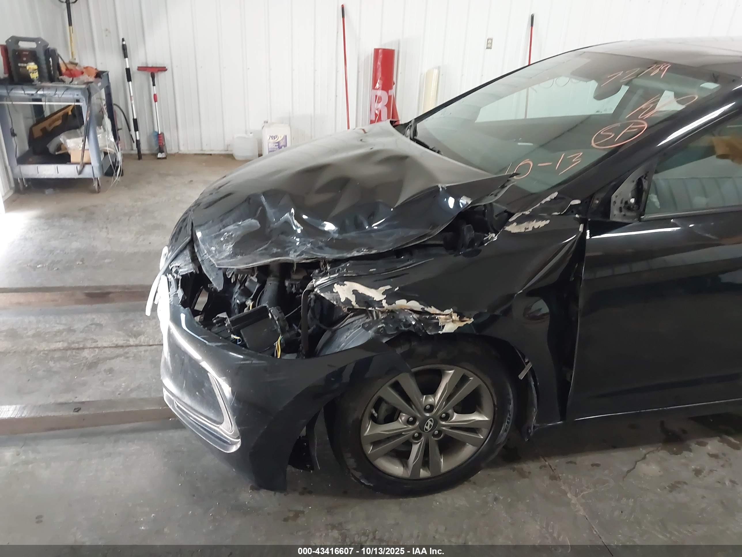 HYUNDAI ELANTRA image 6