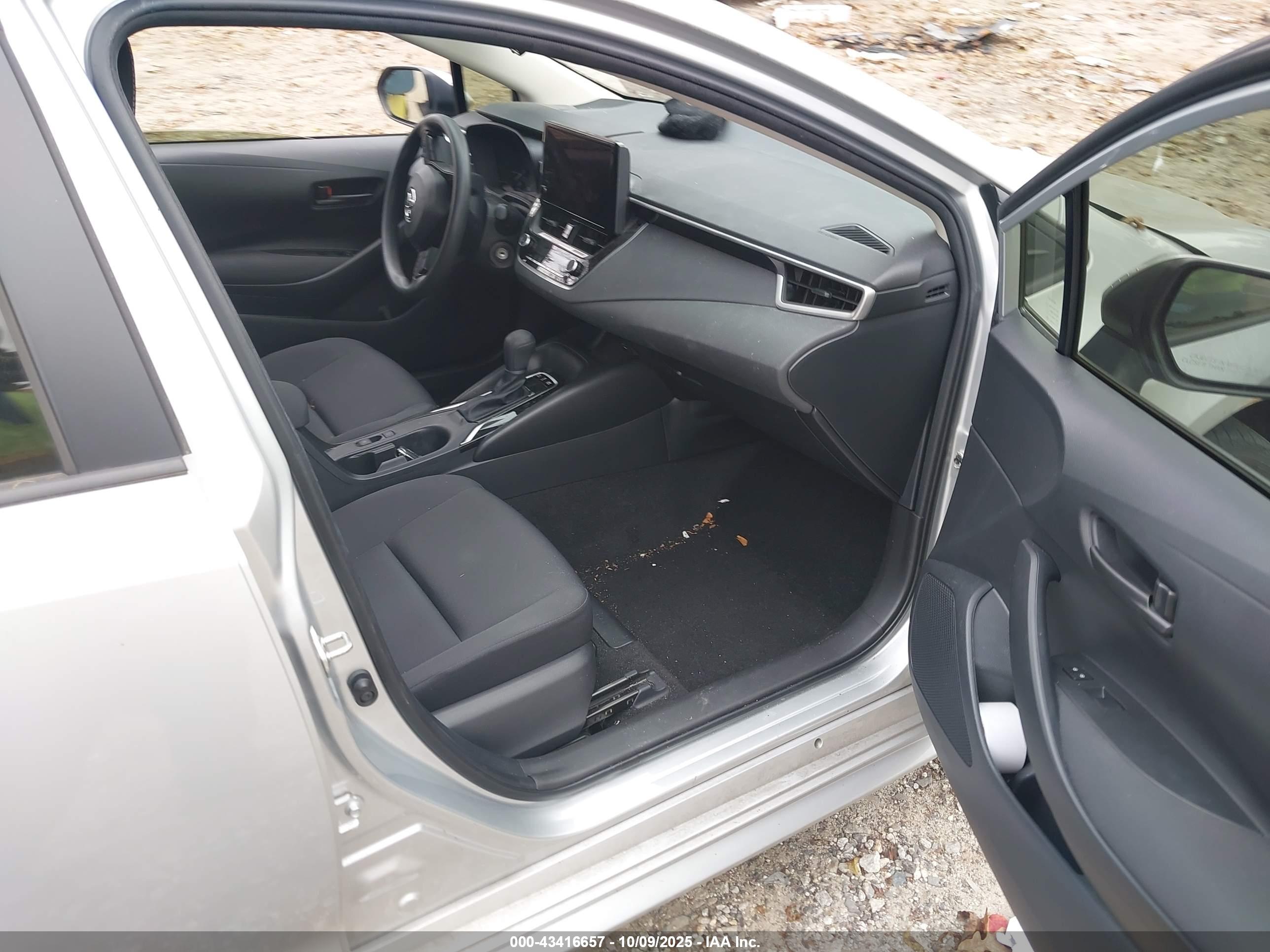 TOYOTA COROLLA image 5