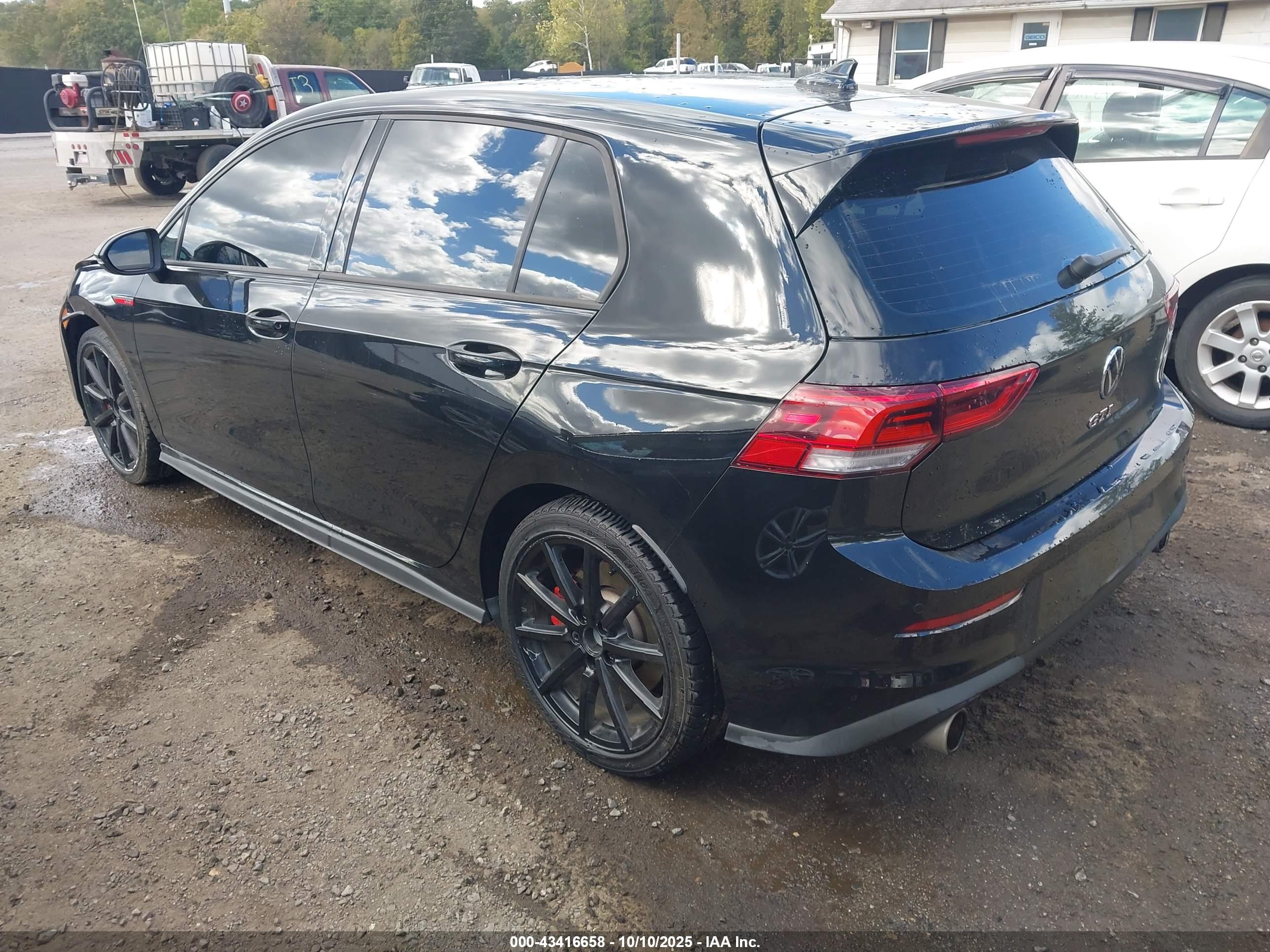 VOLKSWAGEN GOLF image 3