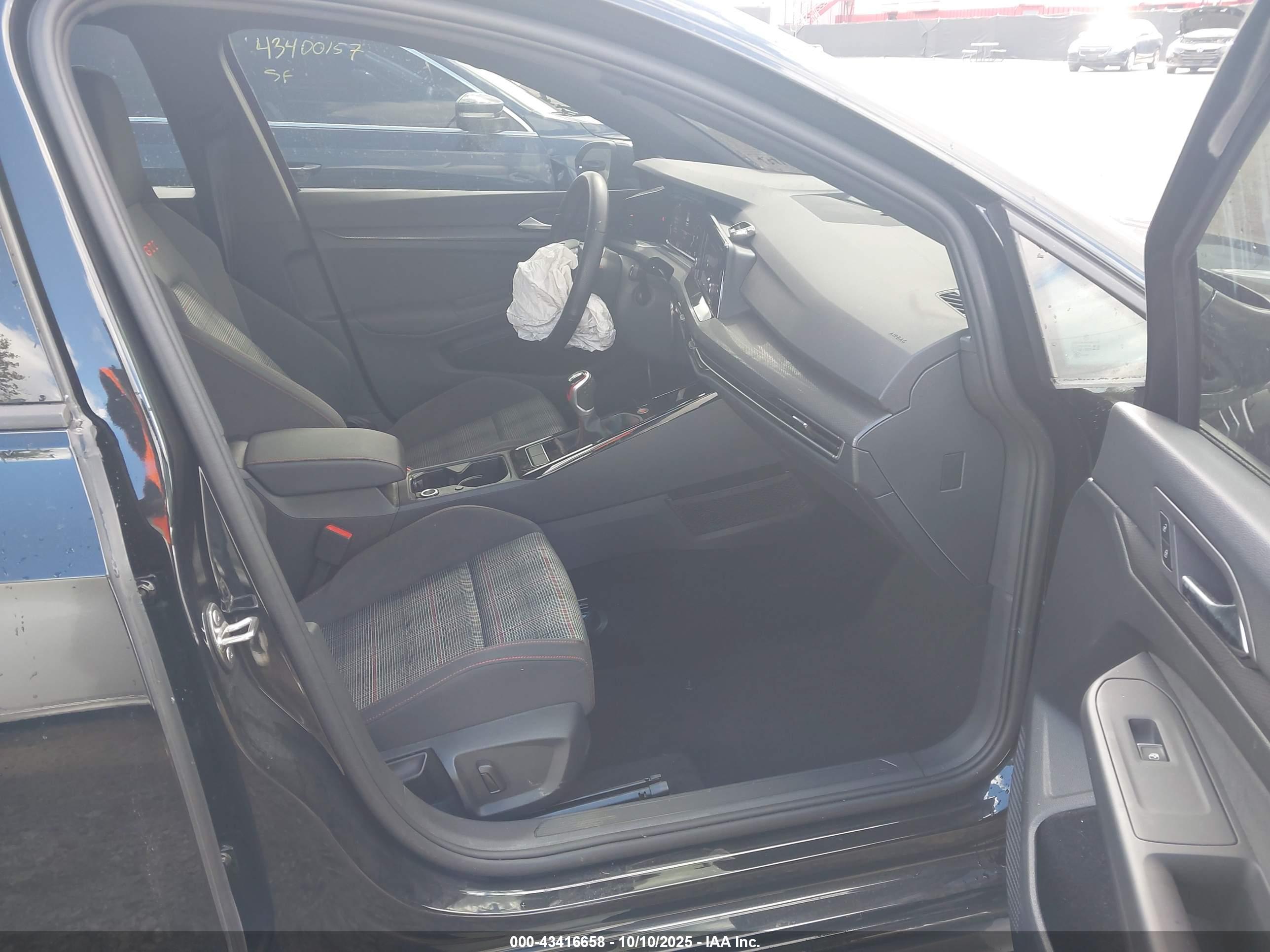 VOLKSWAGEN GOLF image 5
