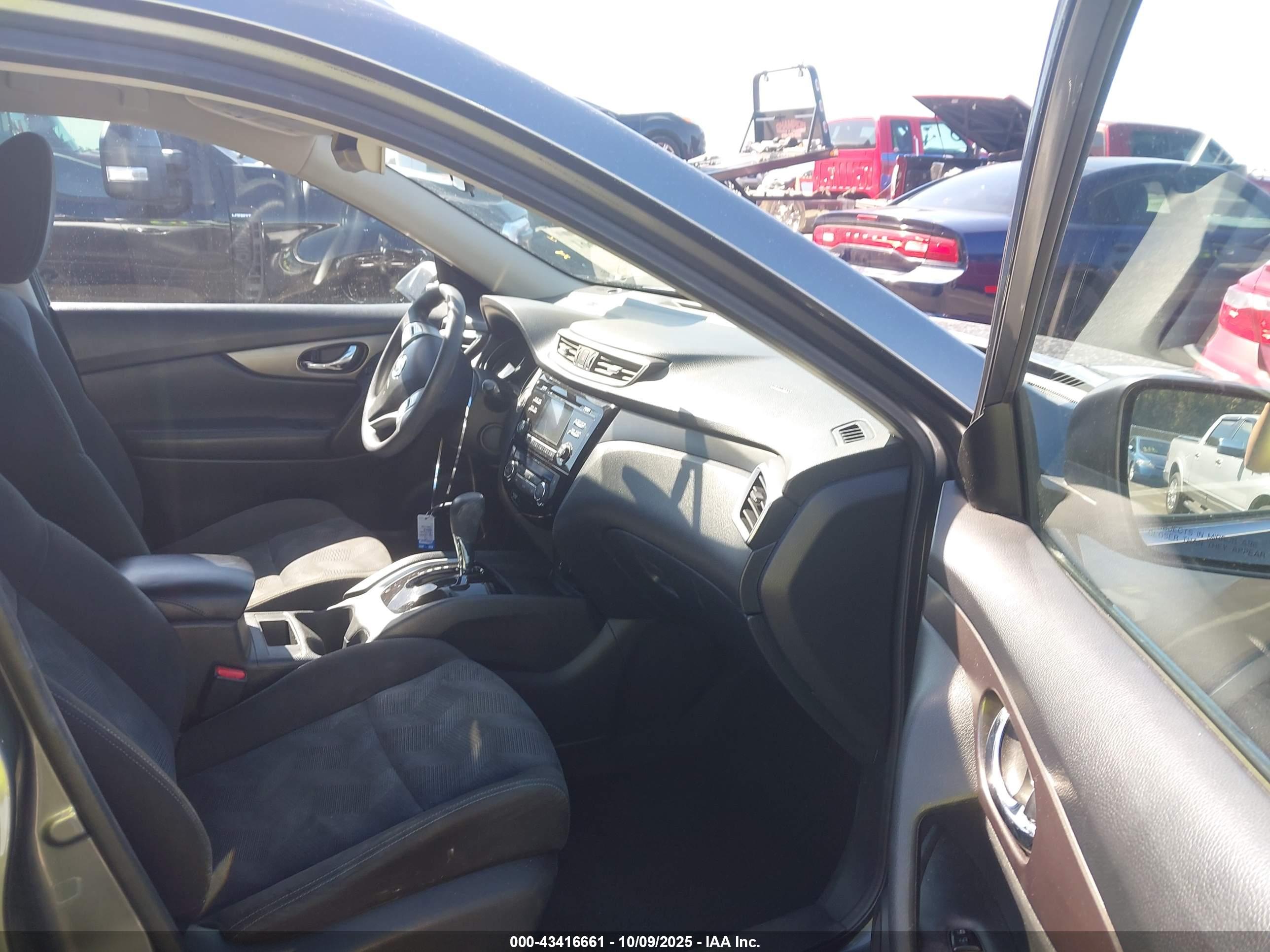 NISSAN ROGUE image 5