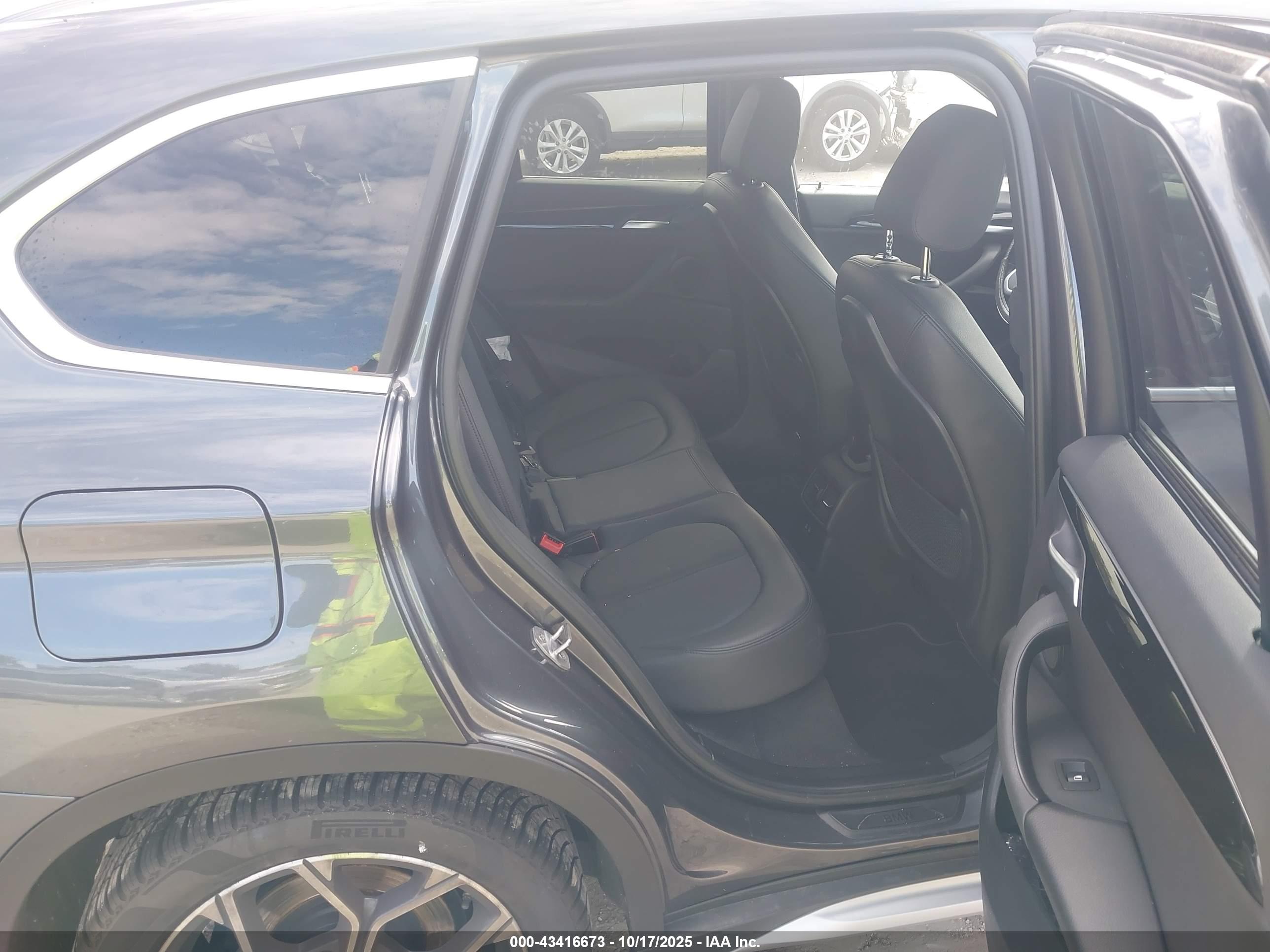 BMW X1 image 8