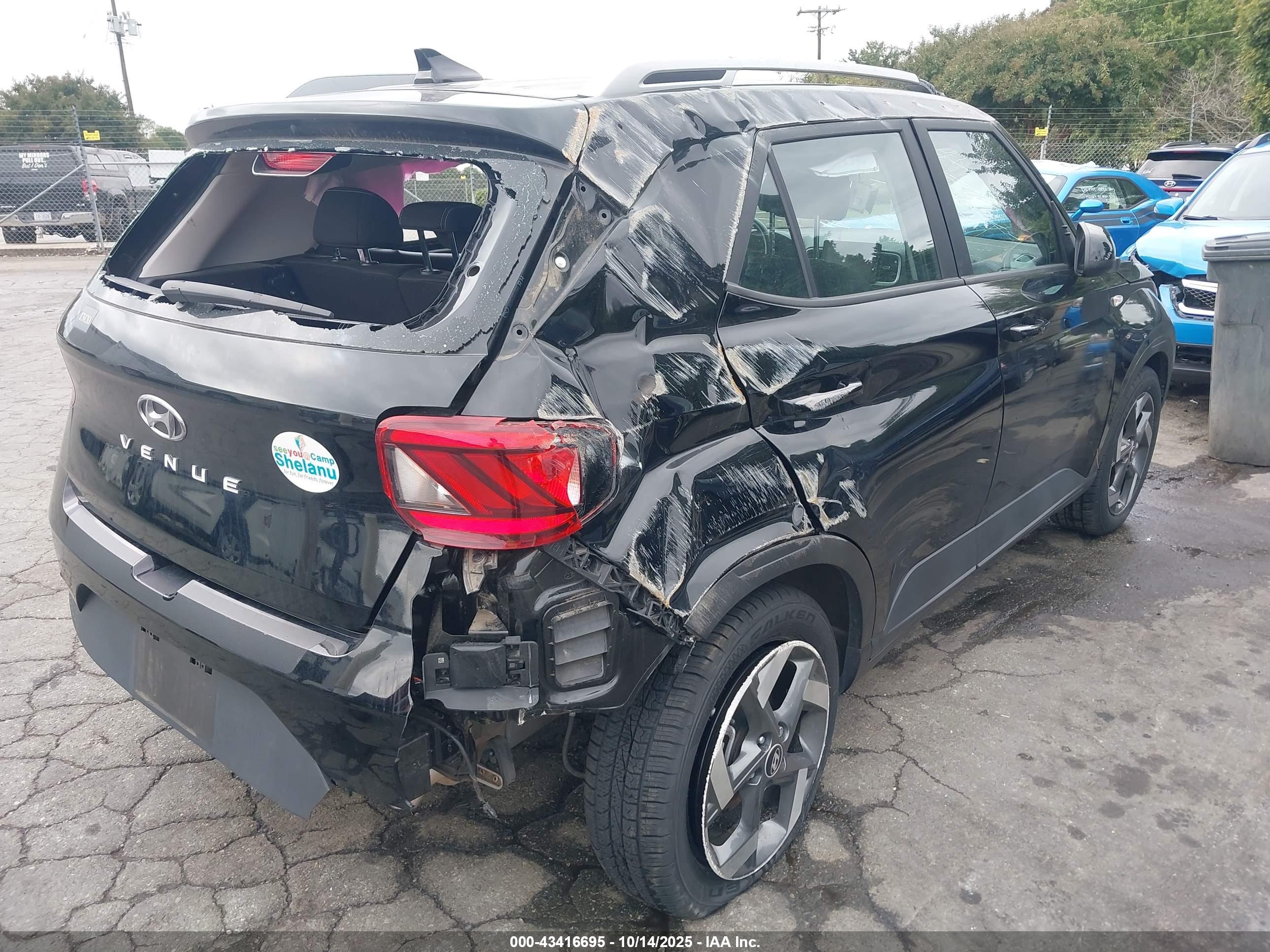 HYUNDAI VENUE image 4