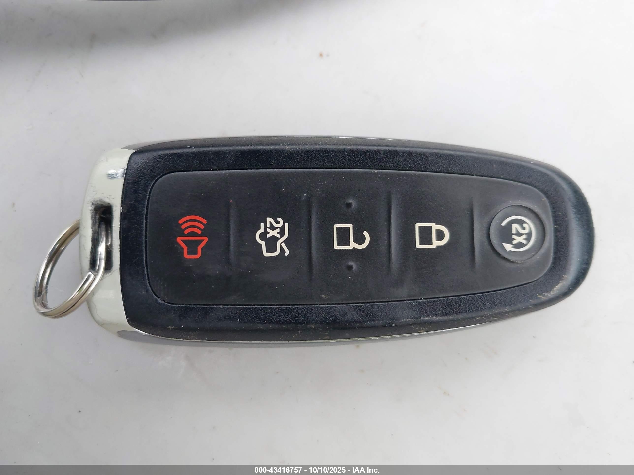 FORD ESCAPE image 11