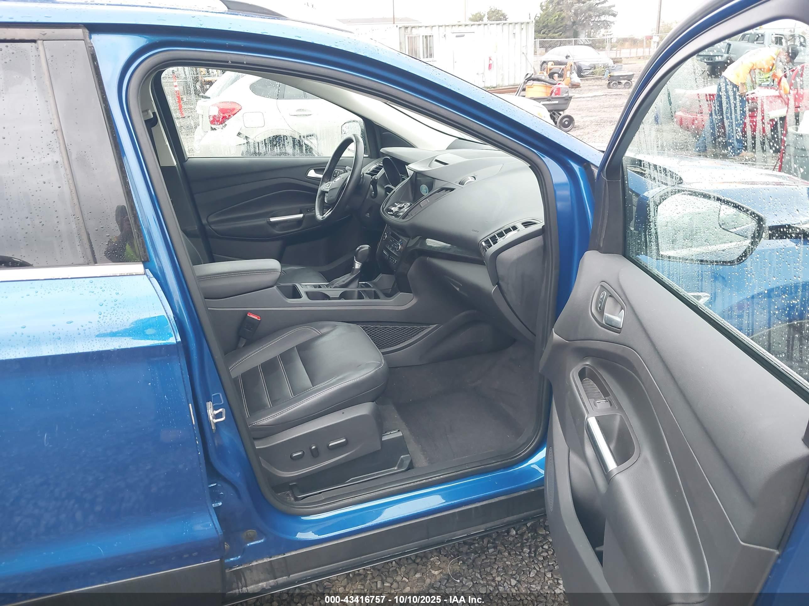 FORD ESCAPE image 5