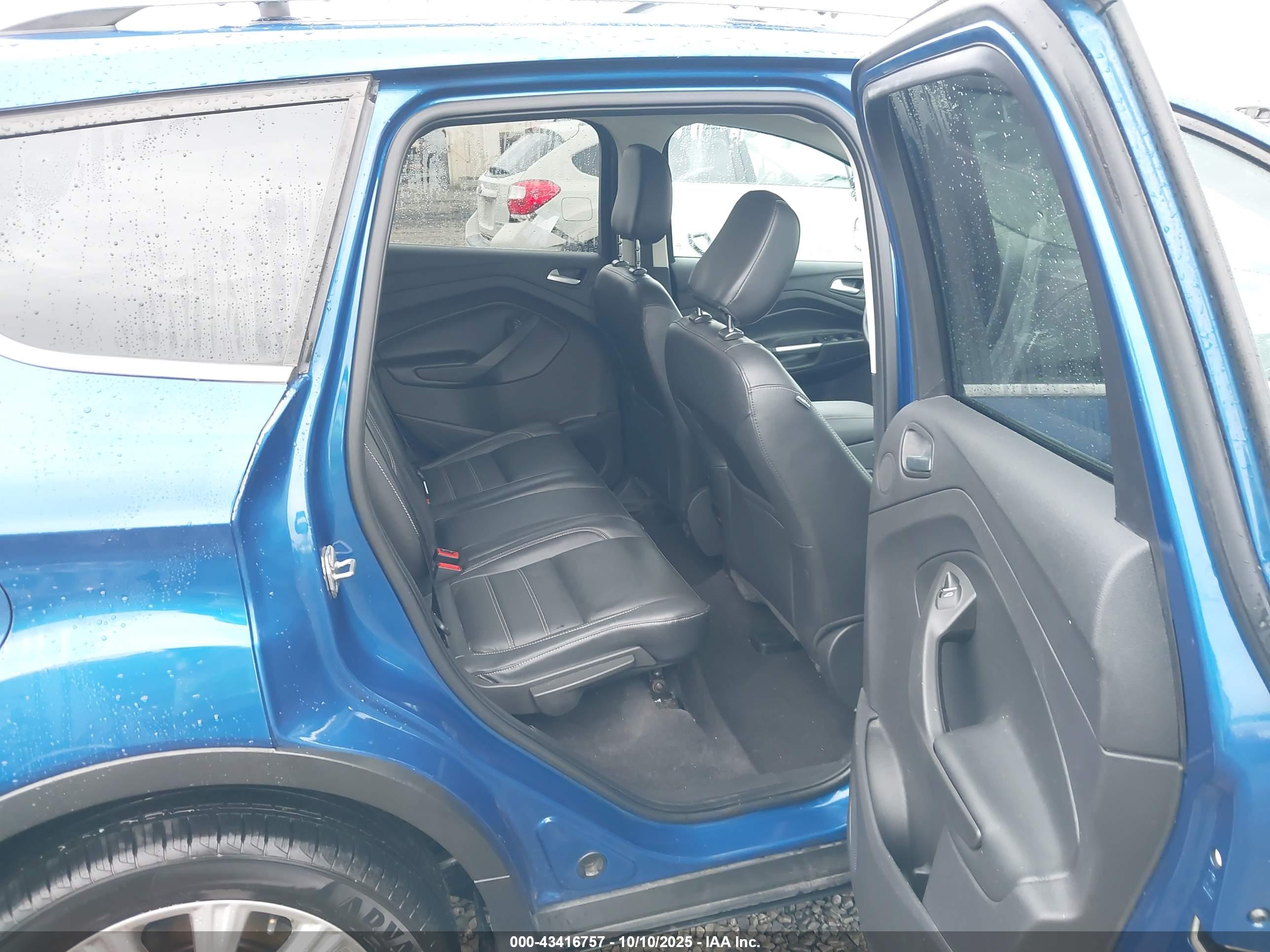 FORD ESCAPE image 8