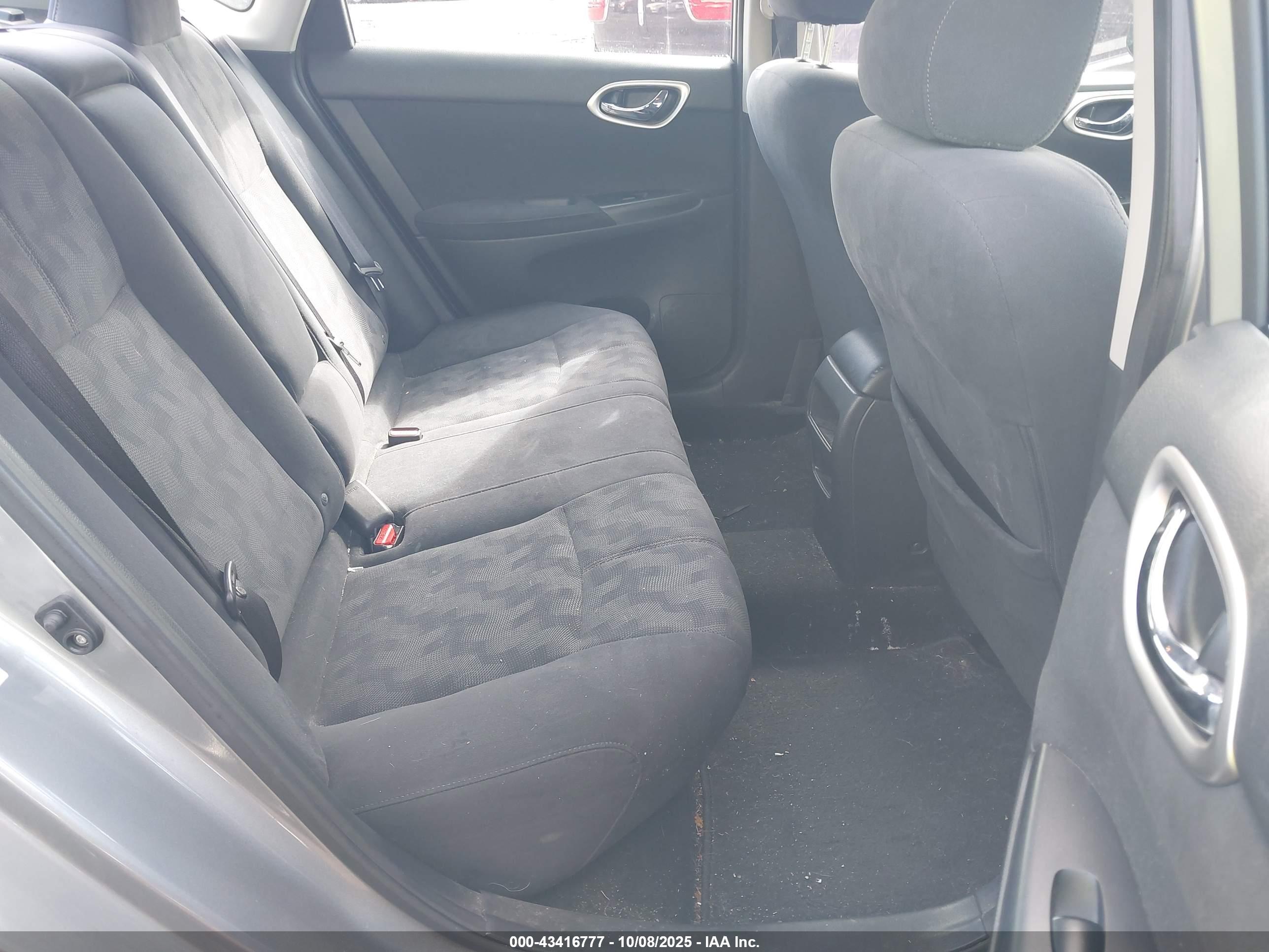 NISSAN SENTRA image 8