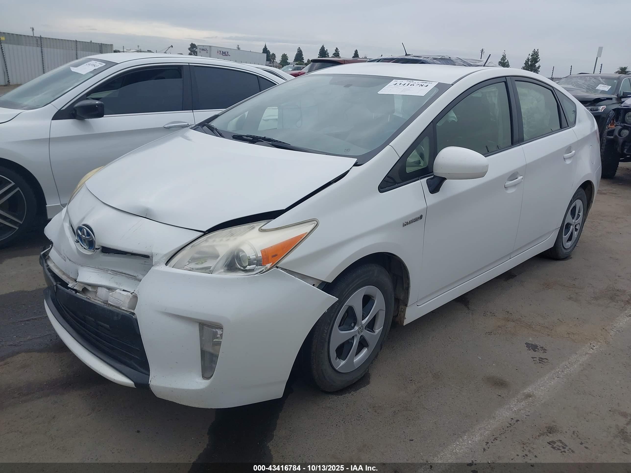 TOYOTA PRIUS image 2