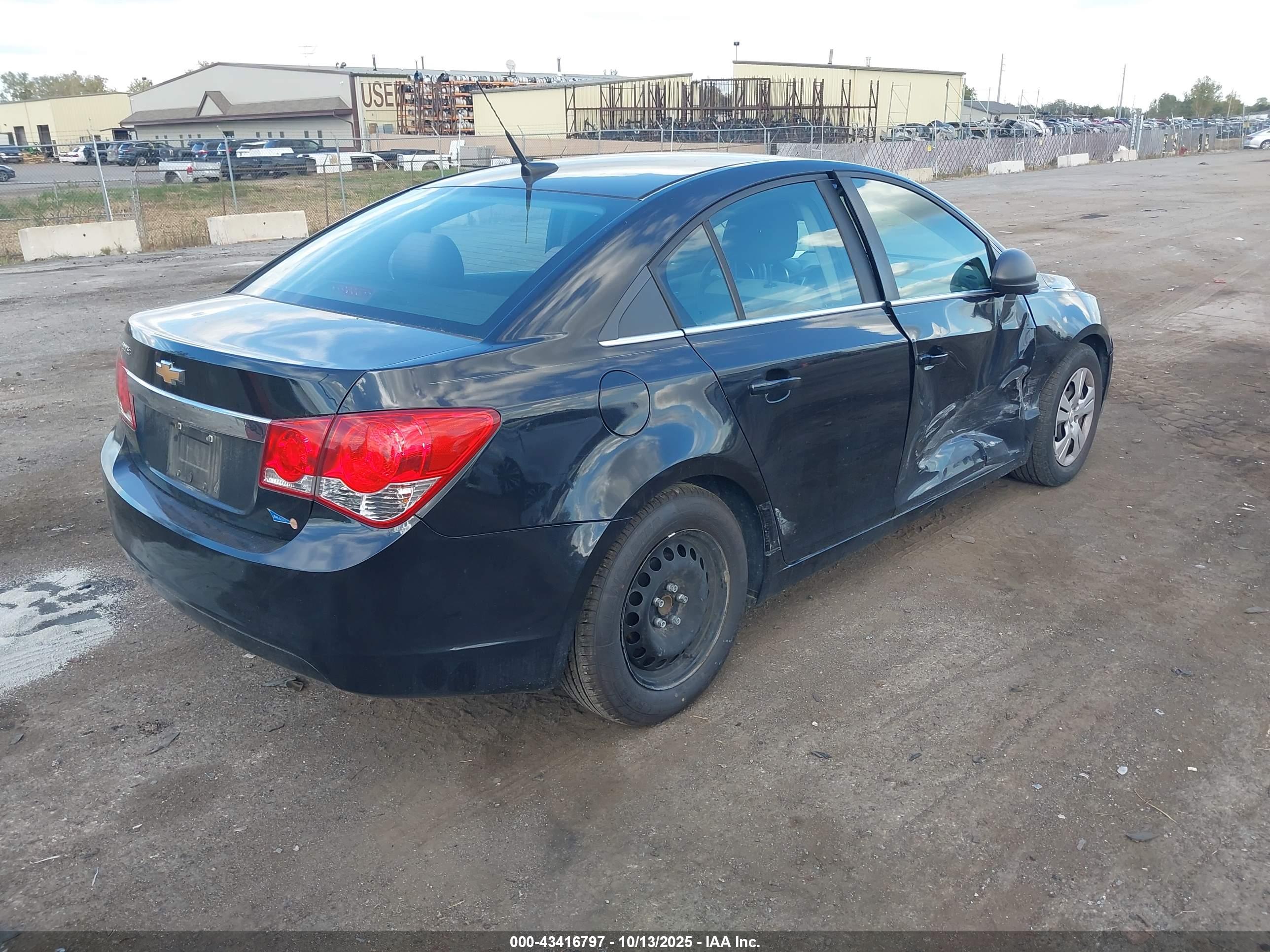 CHEVROLET CRUZE image 4