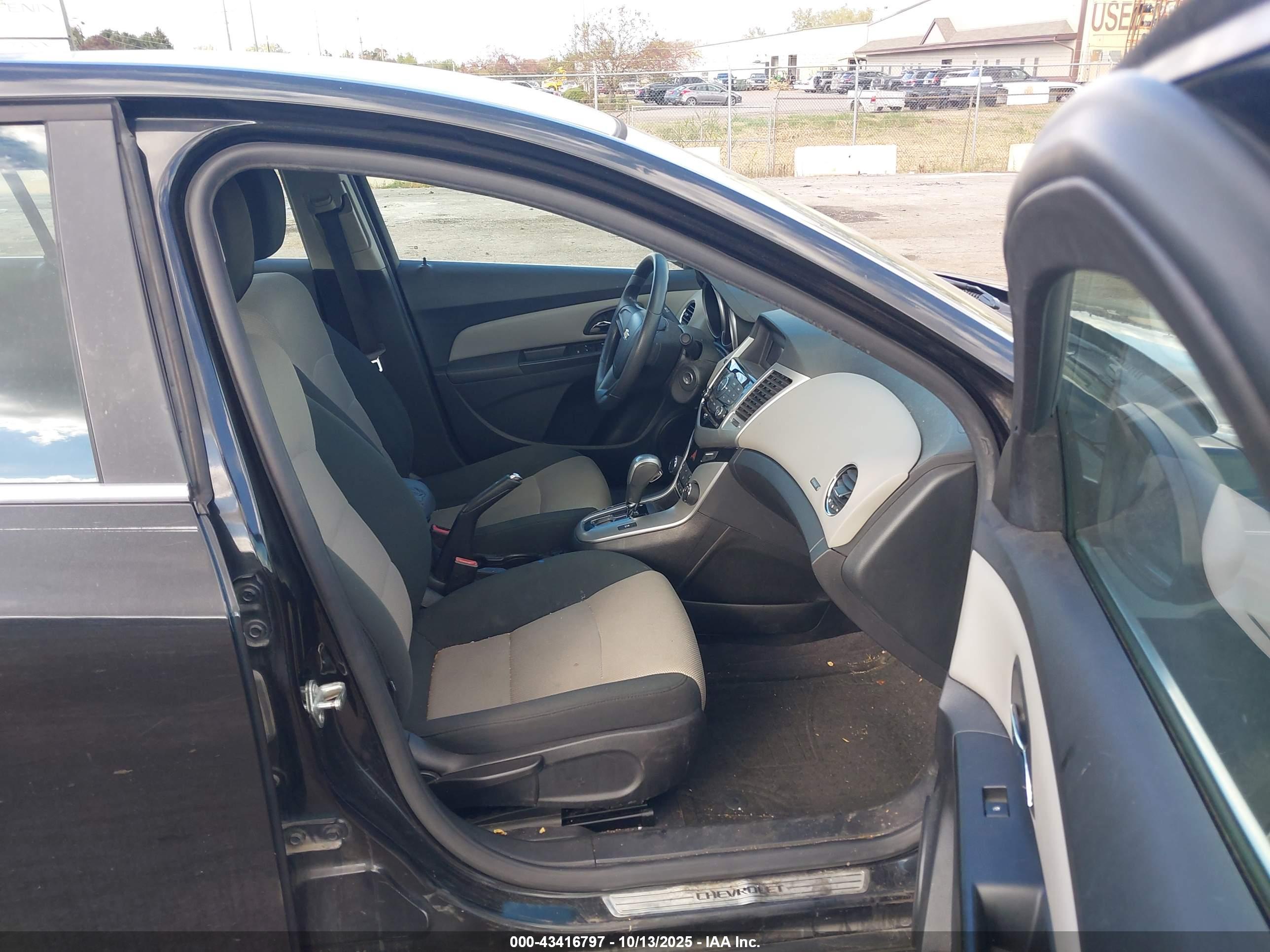 CHEVROLET CRUZE image 5