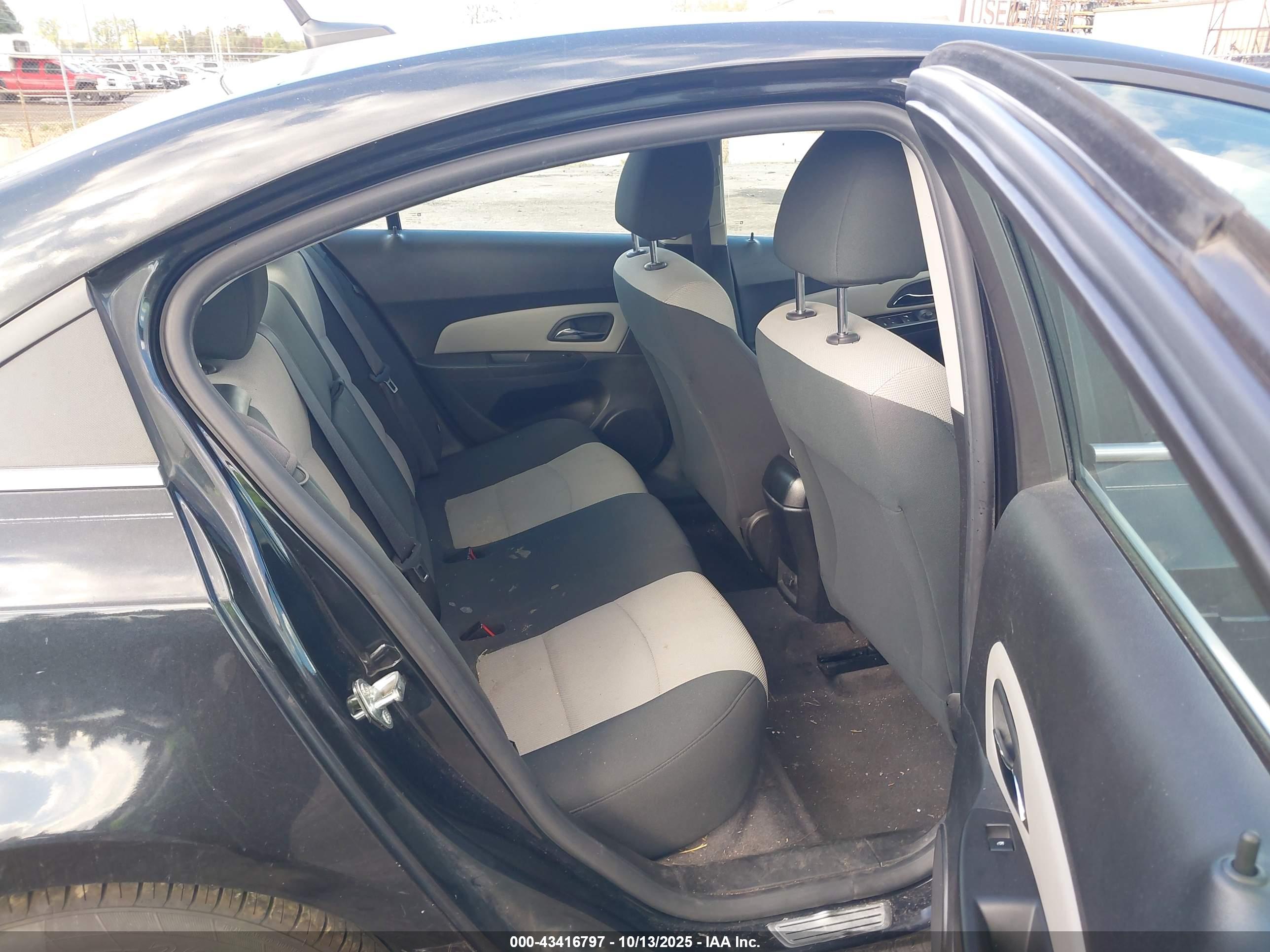 CHEVROLET CRUZE image 8