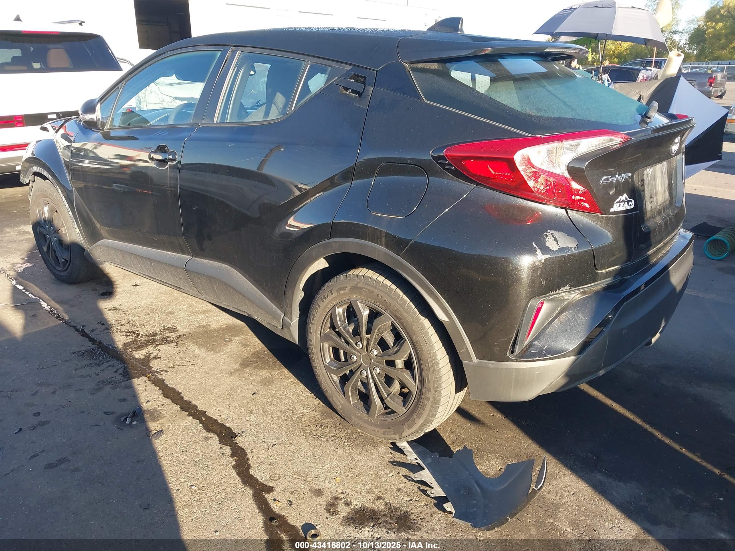 TOYOTA C-HR image 3
