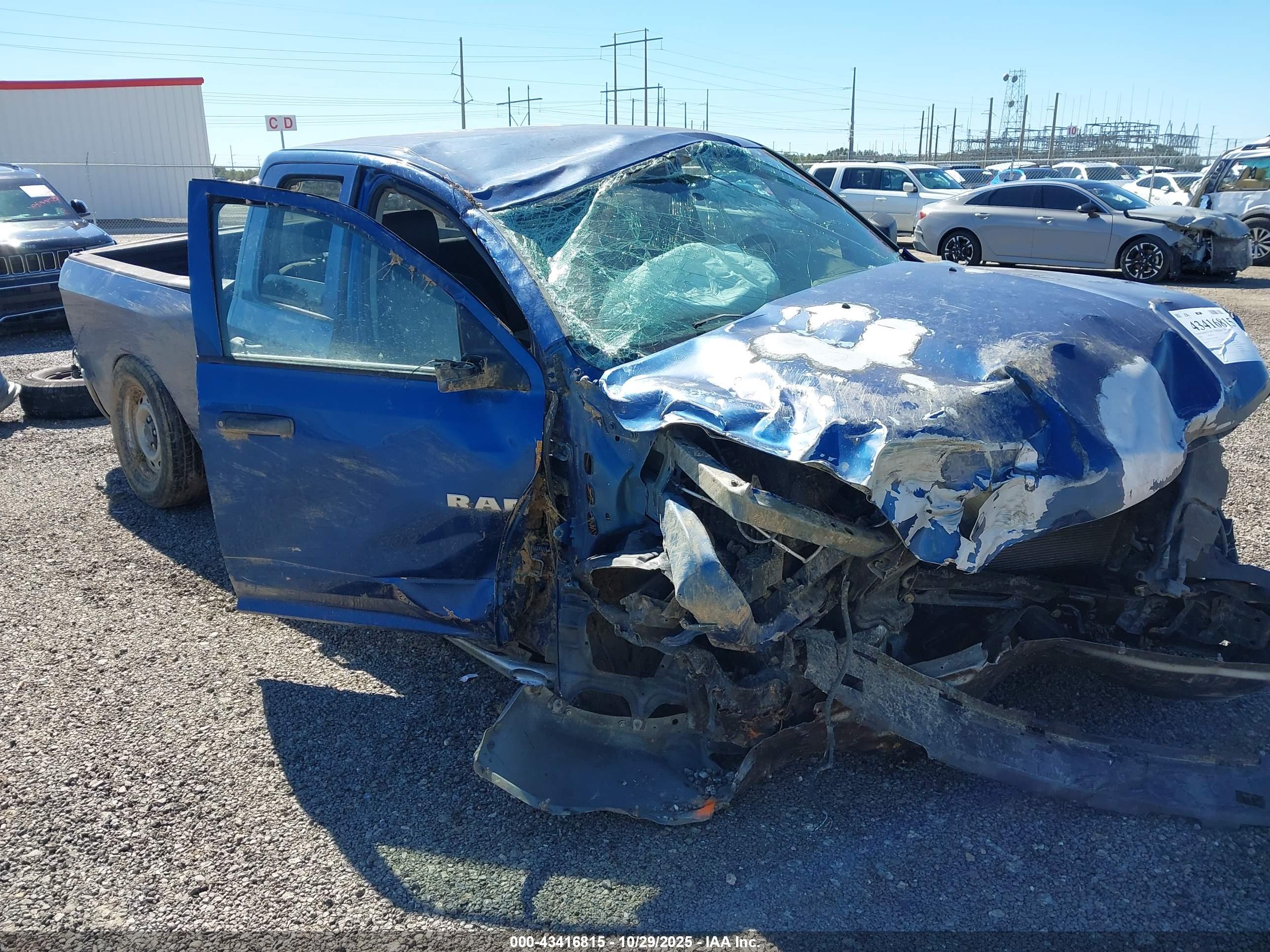 DODGE RAM image 6