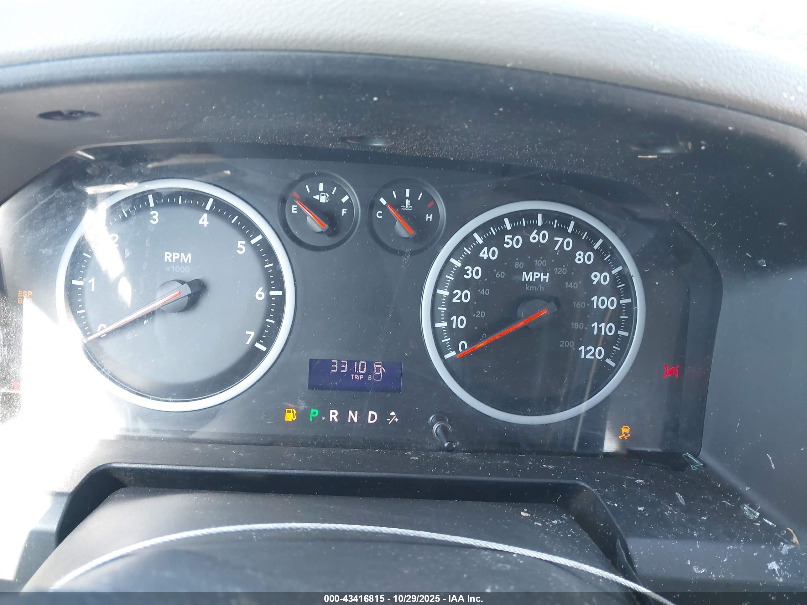 DODGE RAM image 7
