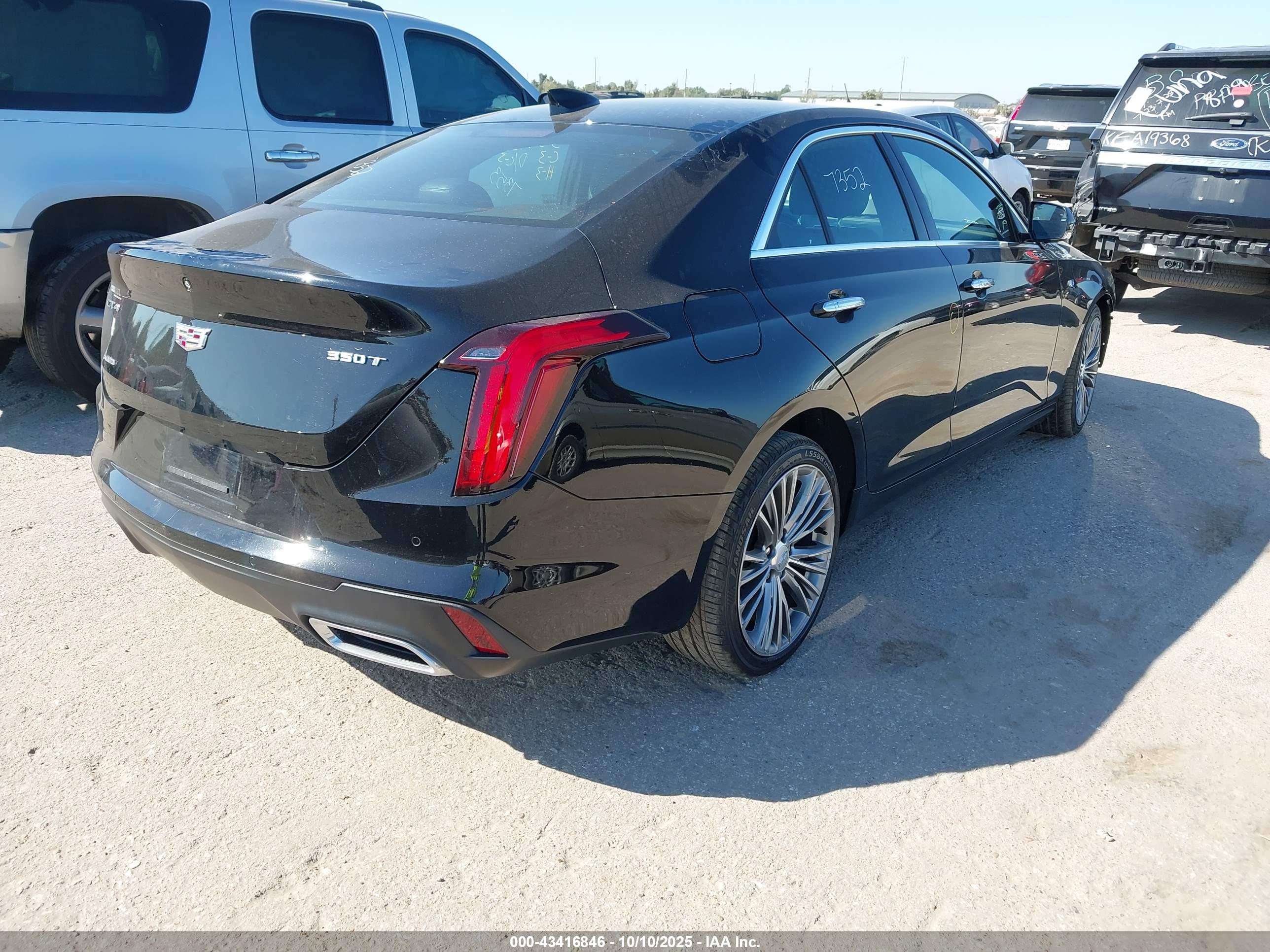 CADILLAC CT4 image 4