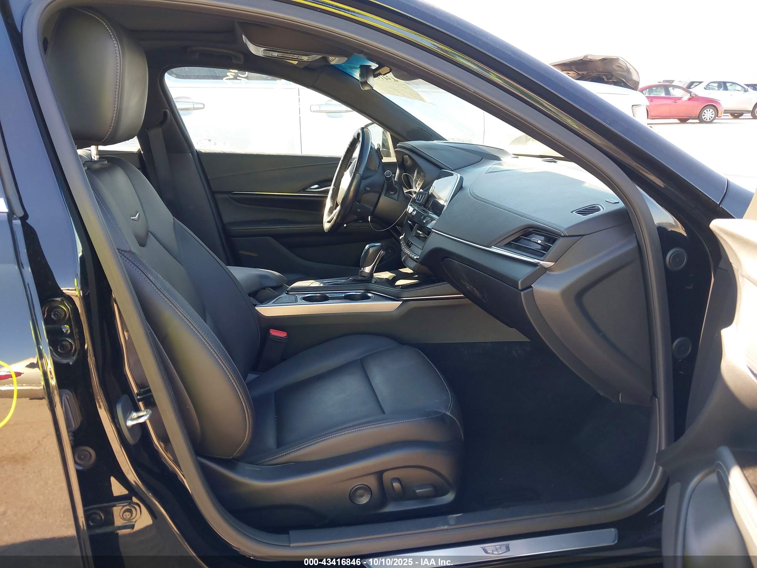 CADILLAC CT4 image 5