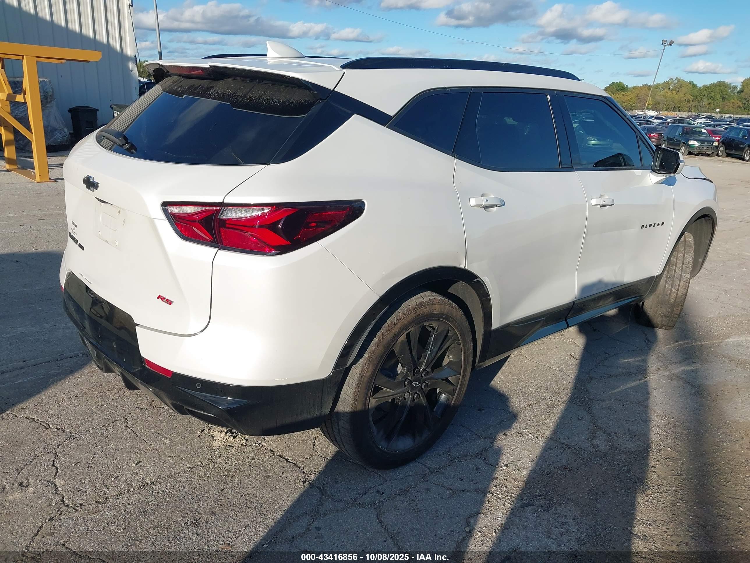 CHEVROLET BLAZER image 4
