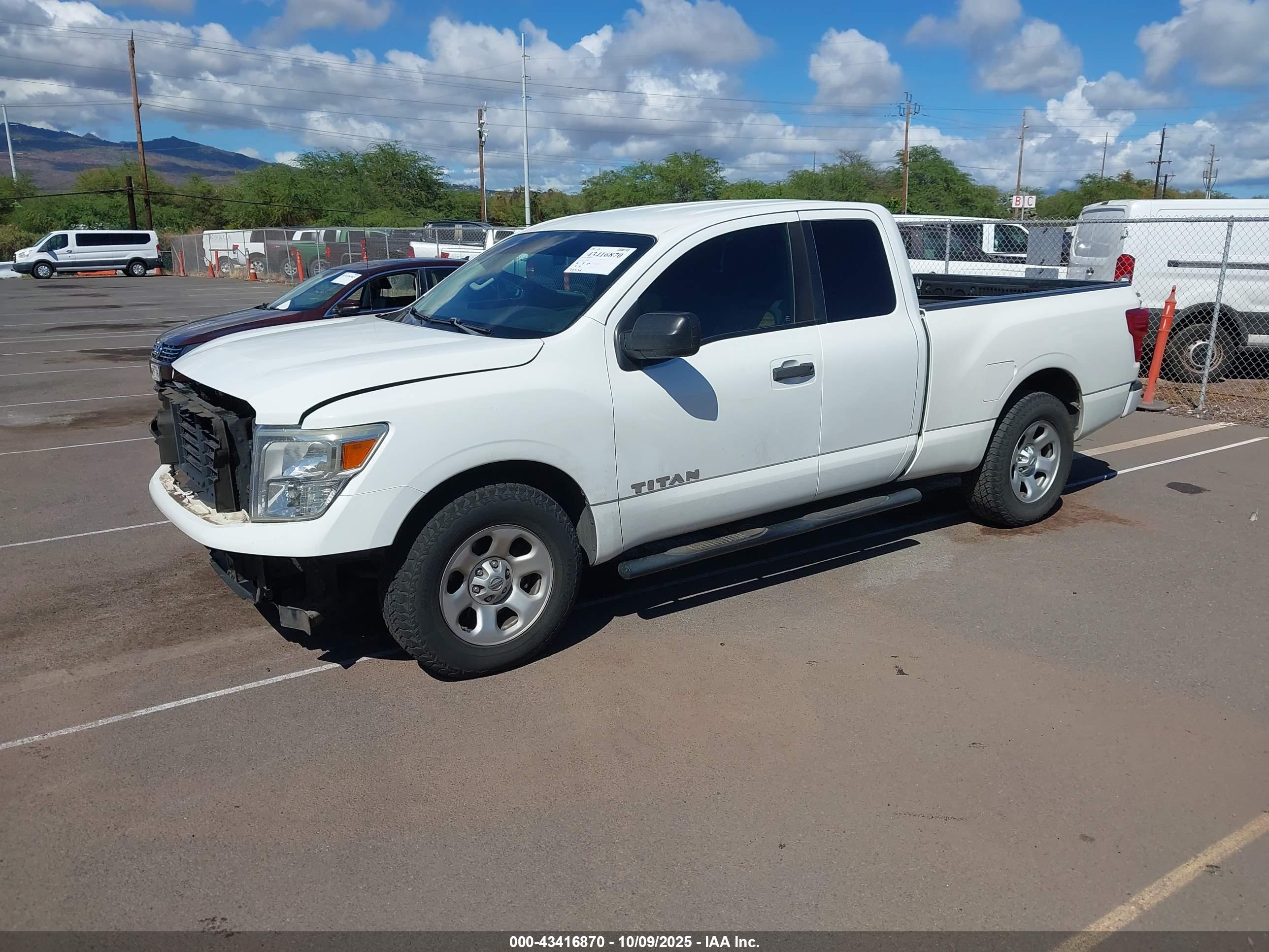 NISSAN TITAN image 2