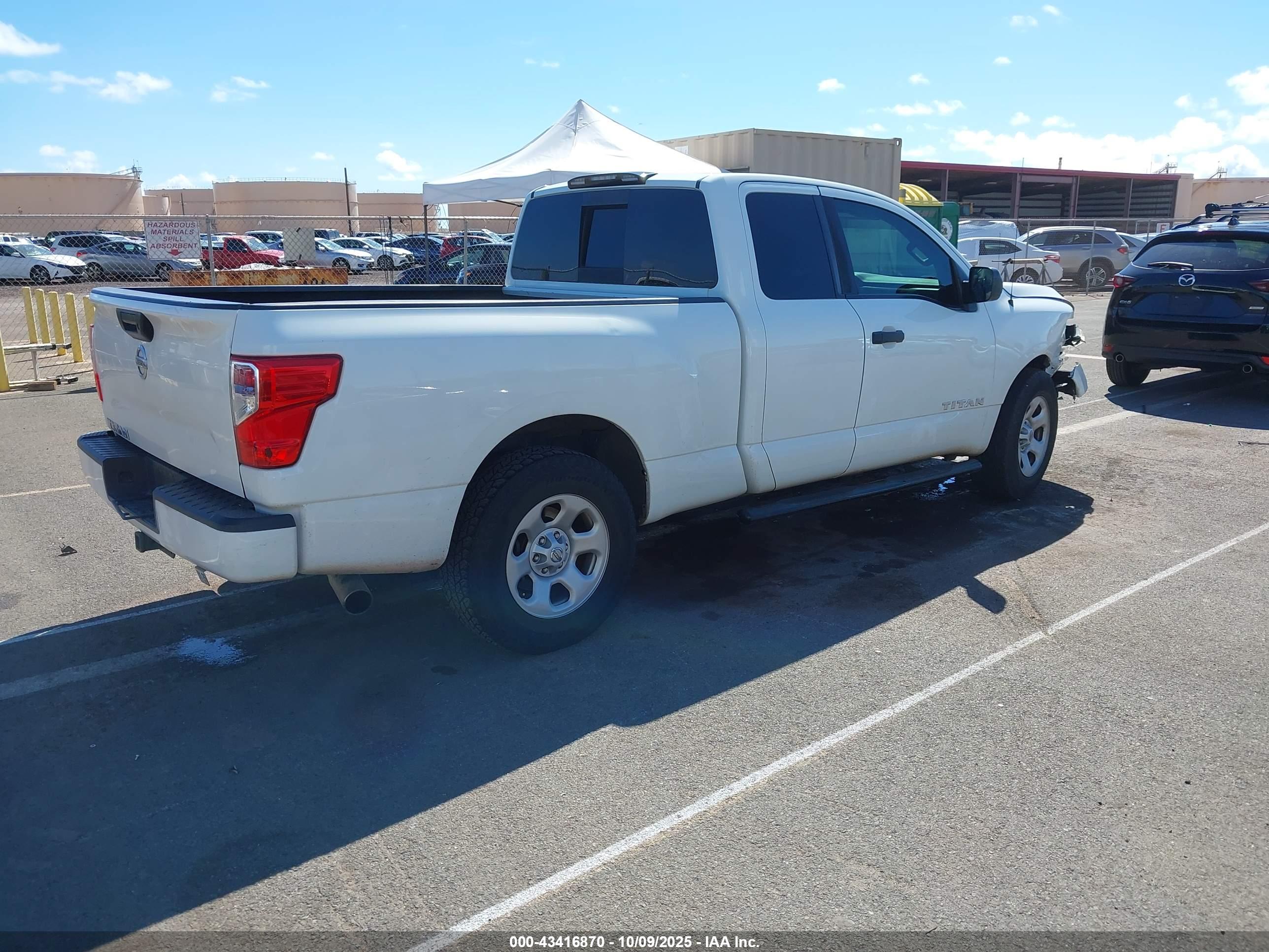 NISSAN TITAN image 4