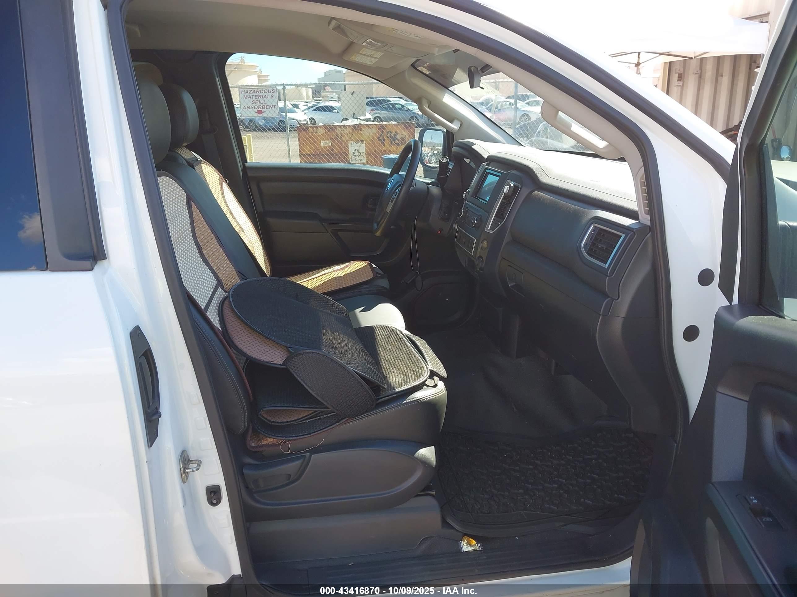 NISSAN TITAN image 5