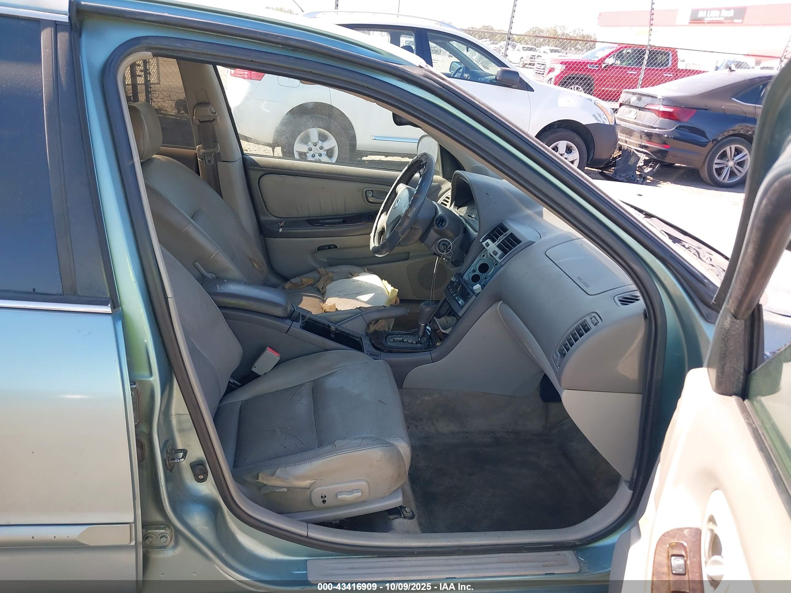 NISSAN MAXIMA image 5