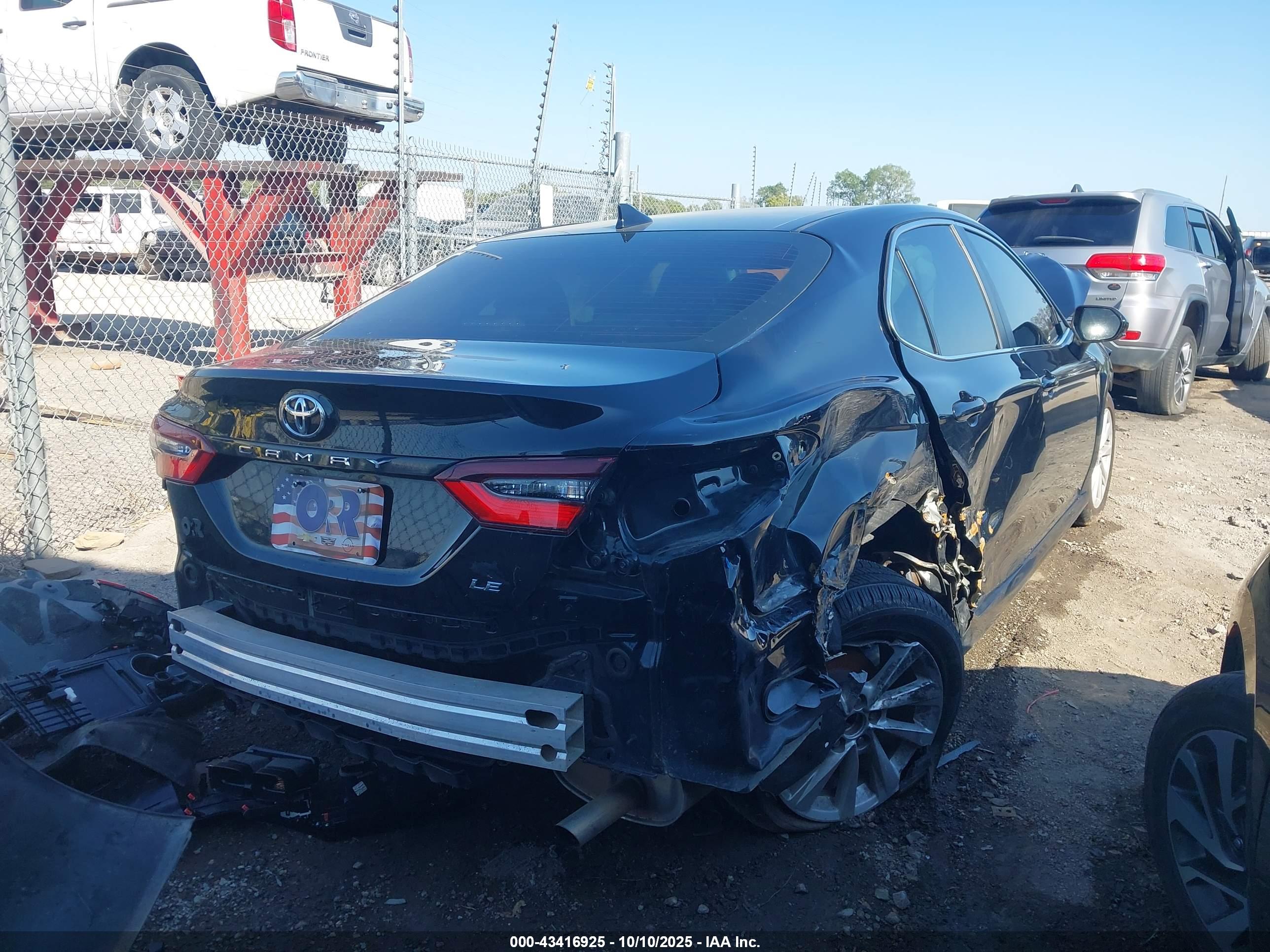 TOYOTA CAMRY image 4
