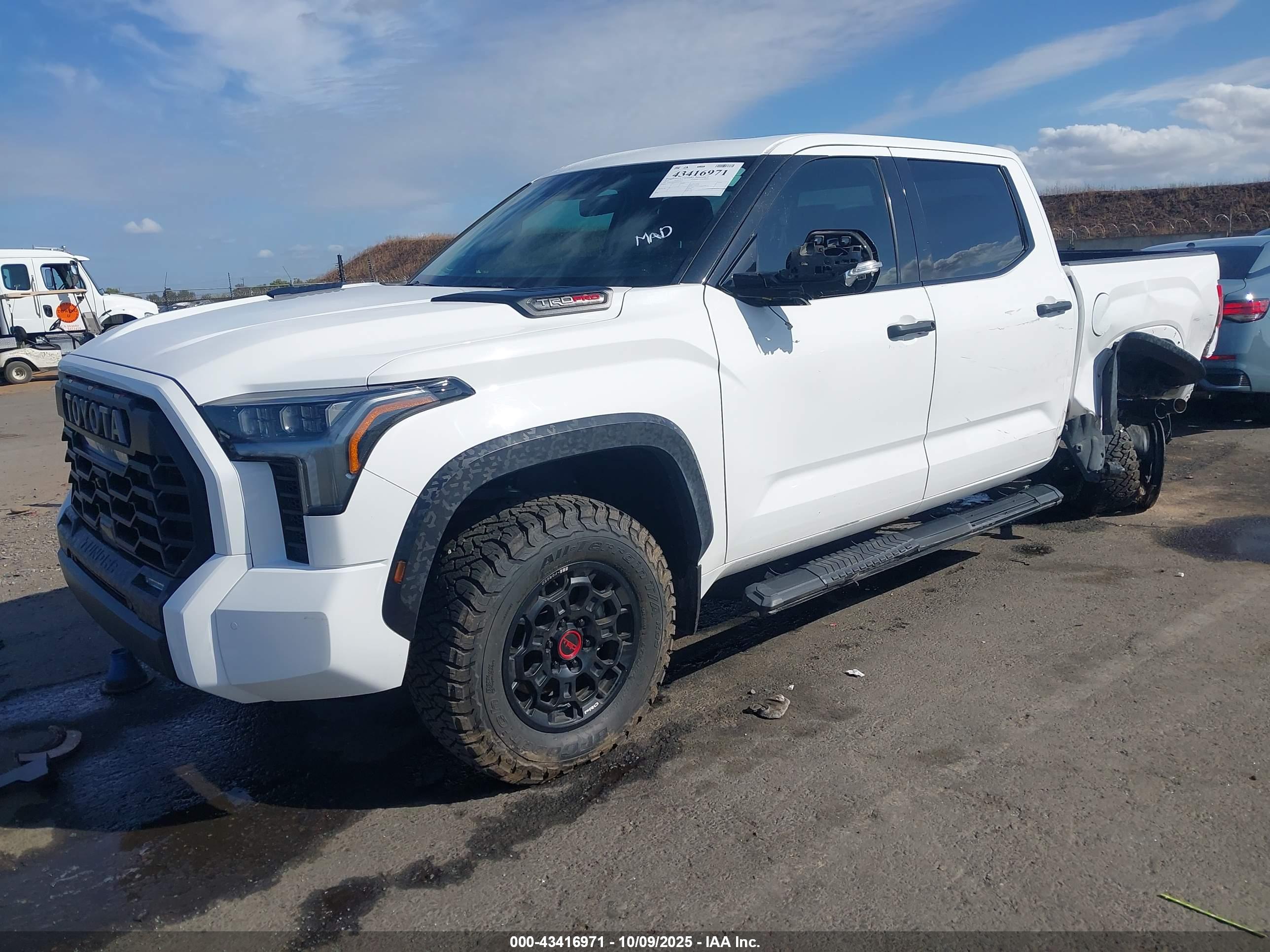 TOYOTA TUNDRA image 2