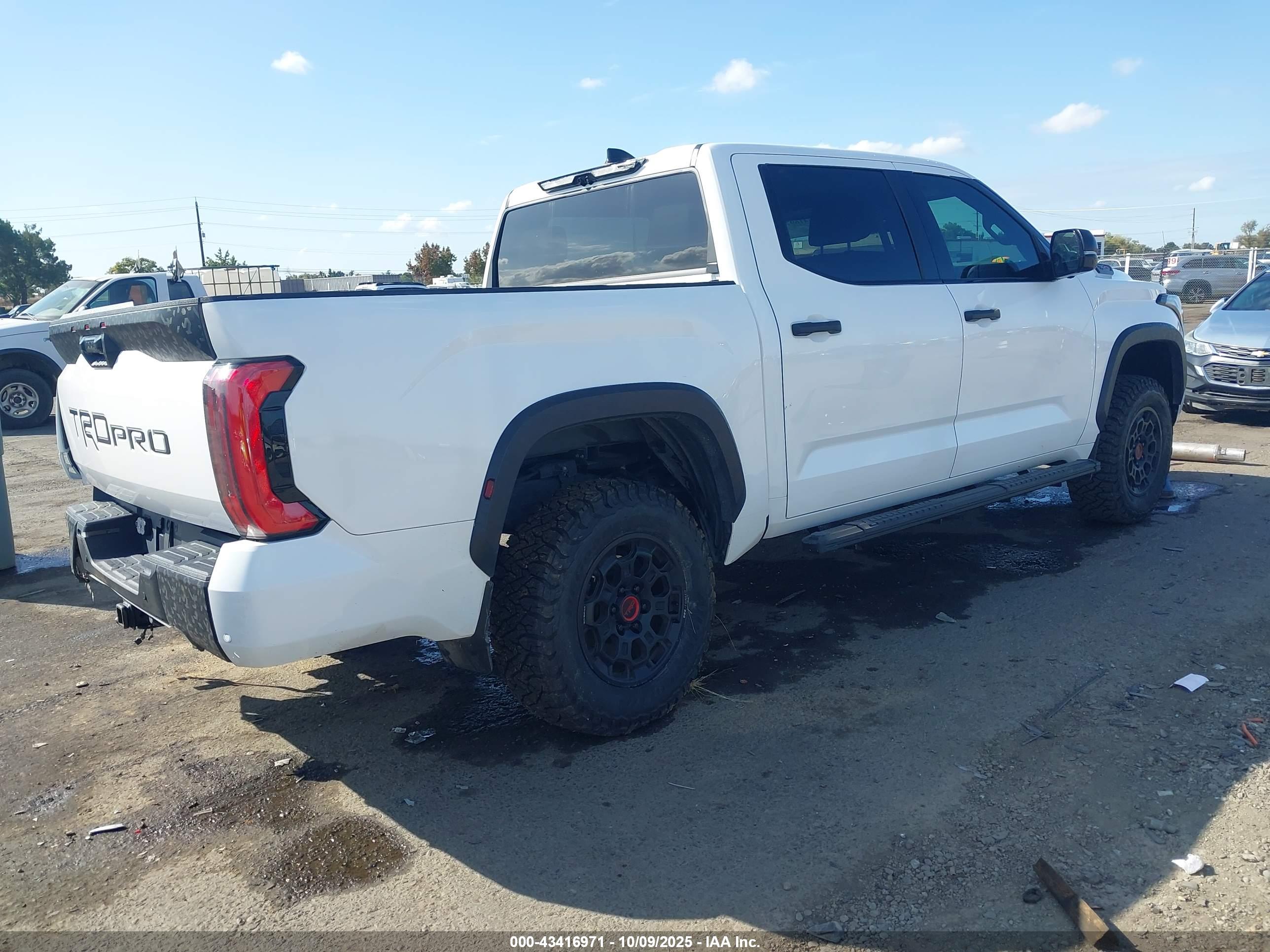 TOYOTA TUNDRA image 4