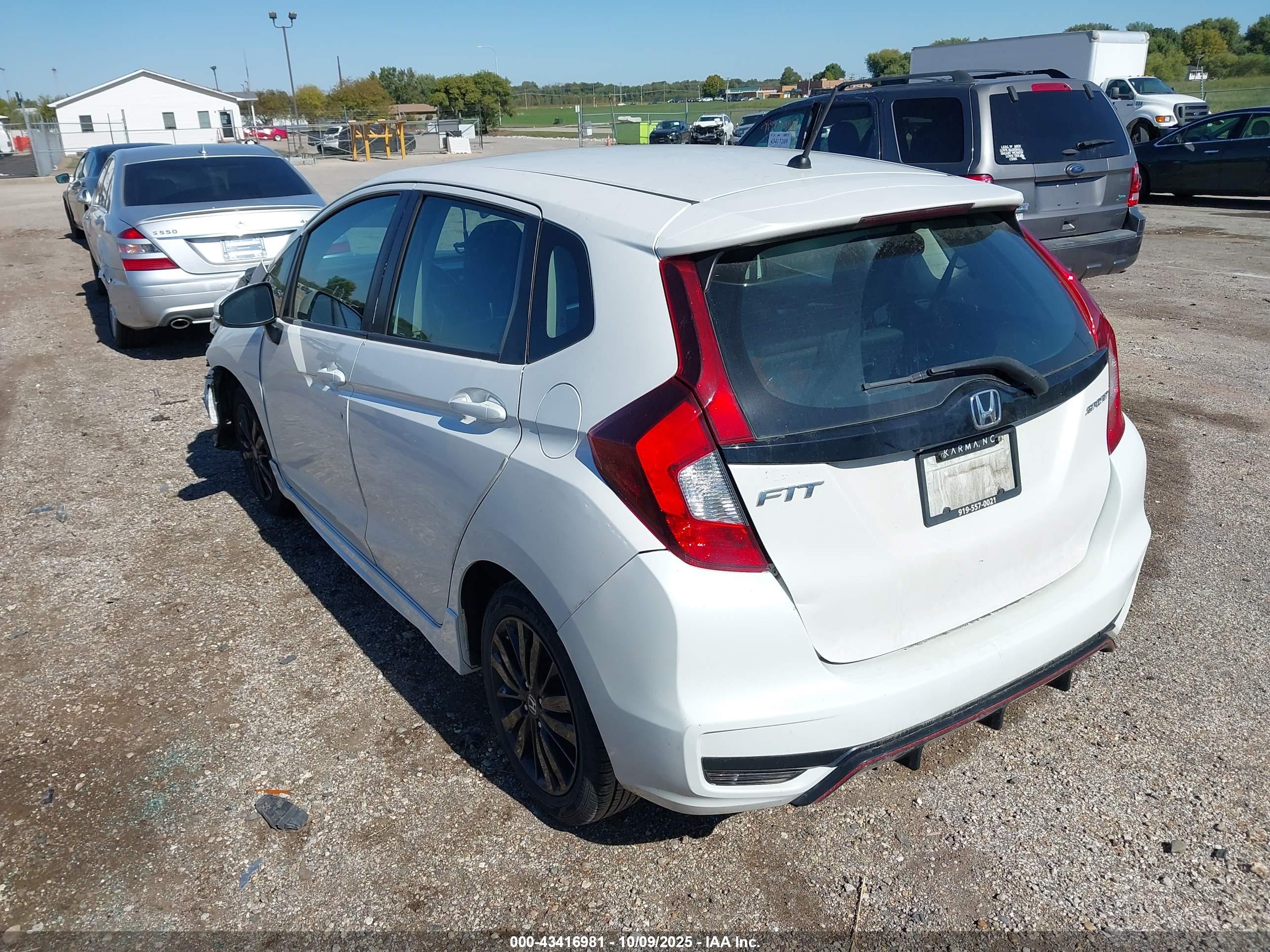 HONDA FIT image 3